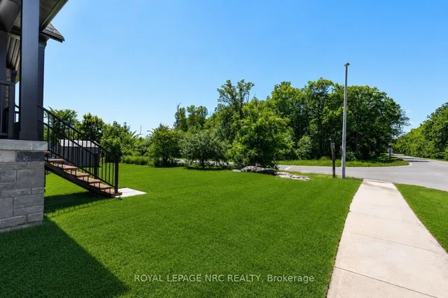 270 Lancaster Dr, Port Colborne 5