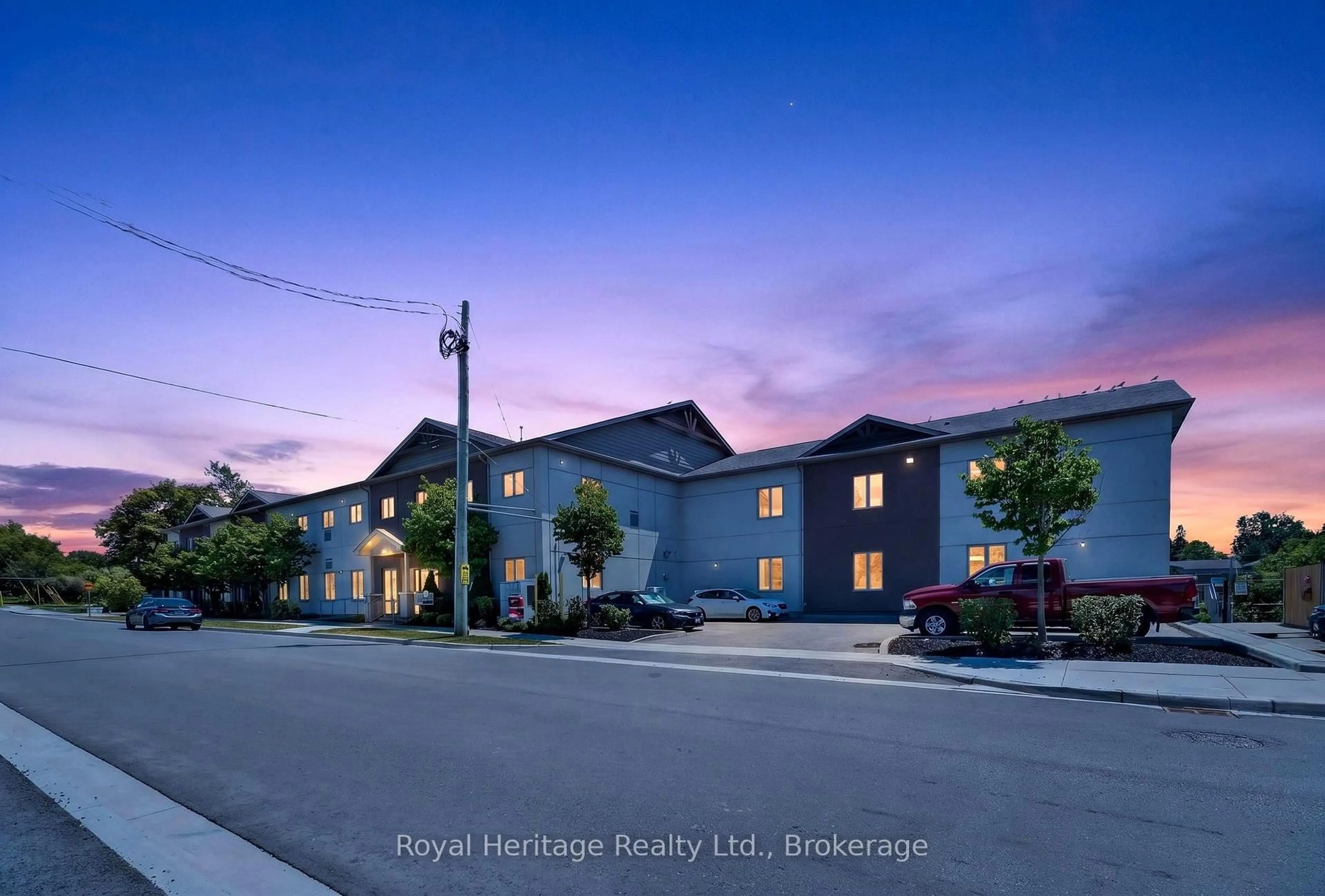 Patio, street for 25 King St #204, Kawartha Lakes Ontario K9V 1C4