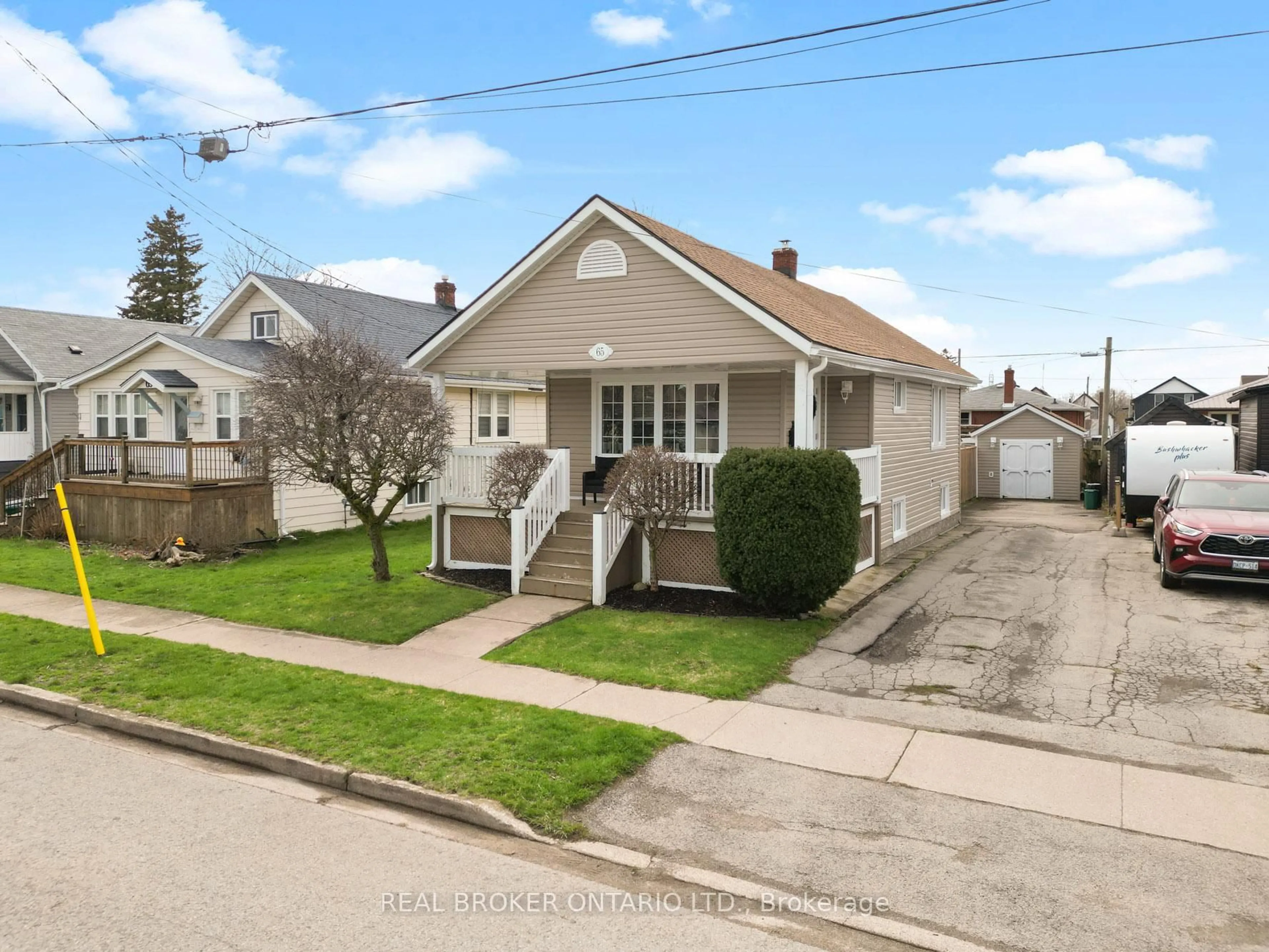 A pic from outside/outdoor area/front of a property/back of a property/a pic from drone, street for 65 Christmas St, Port Colborne Ontario L3K 1M4