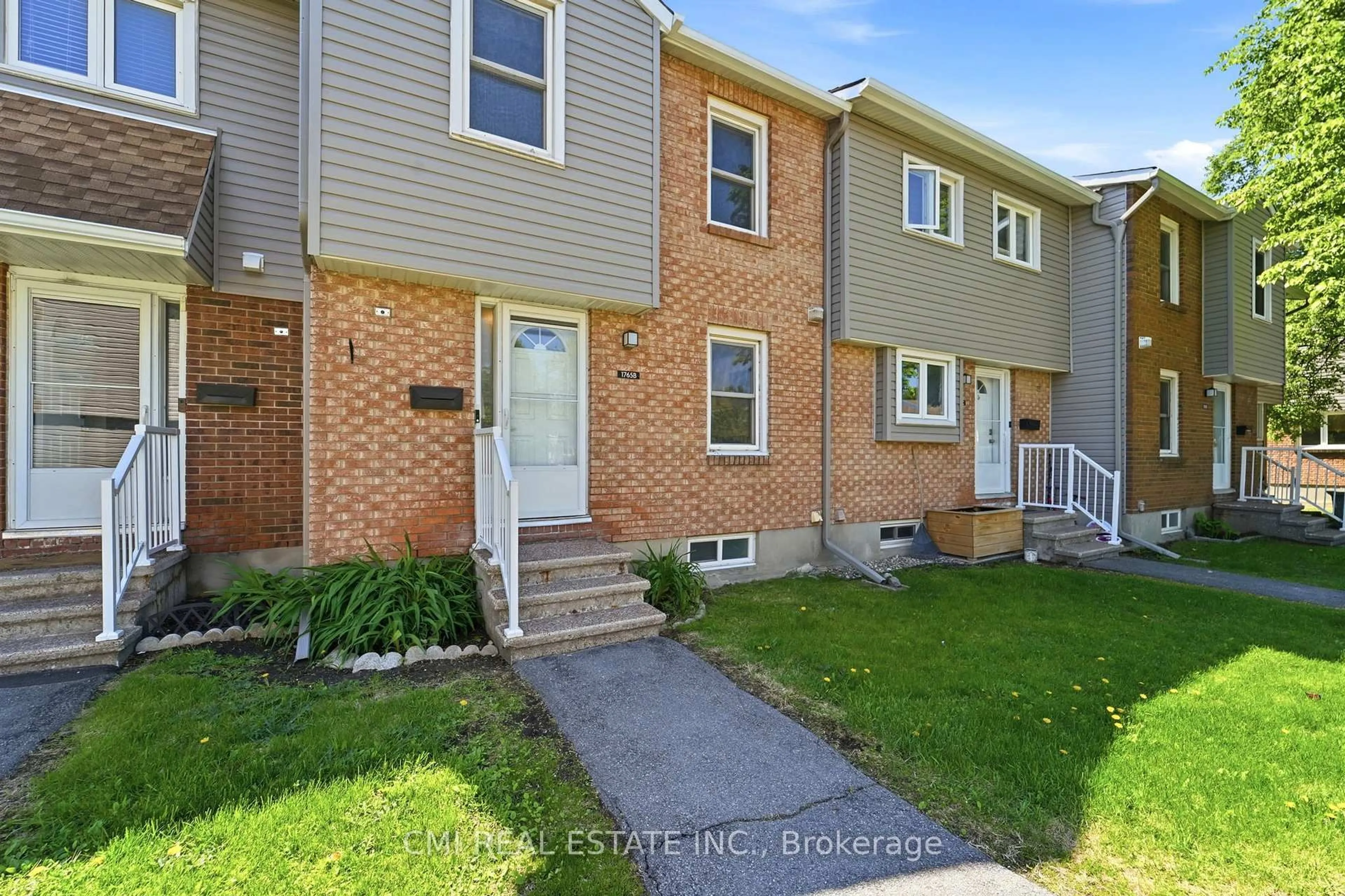 Unknown for 1765 Lamoureux Dr #B, Ottawa Ontario K1E 2N5