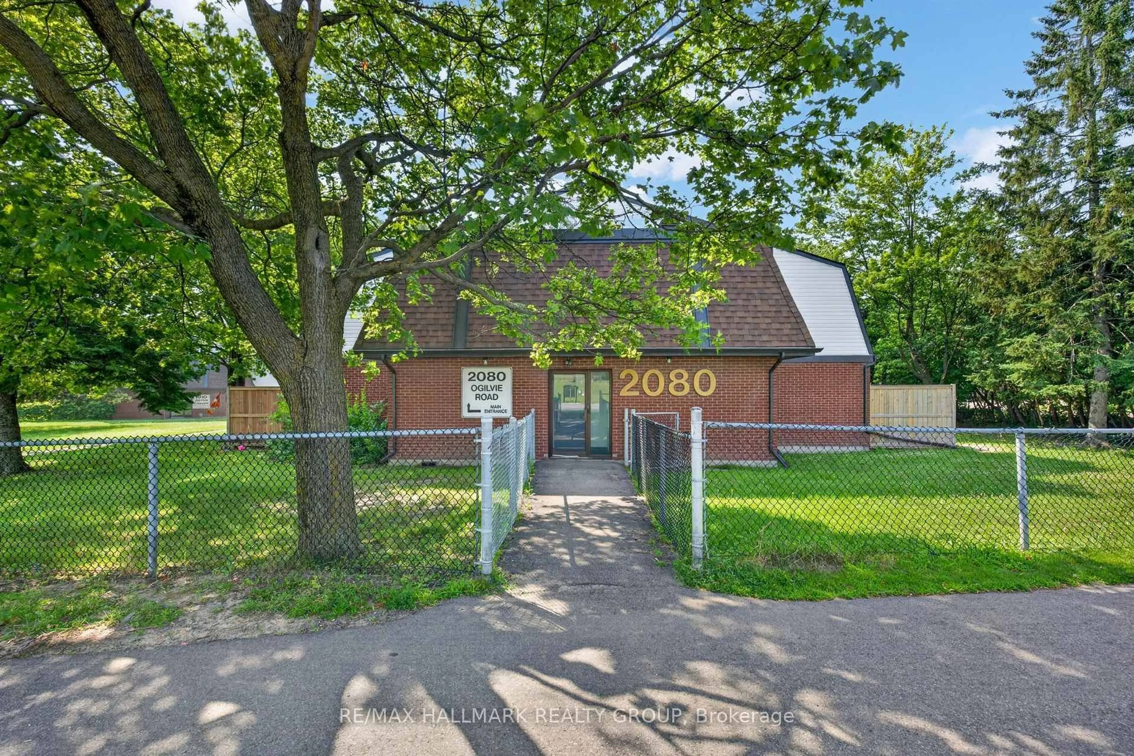 Unknown for 2080 Ogilvie Rd #9J, Ottawa Ontario K1J 7N8