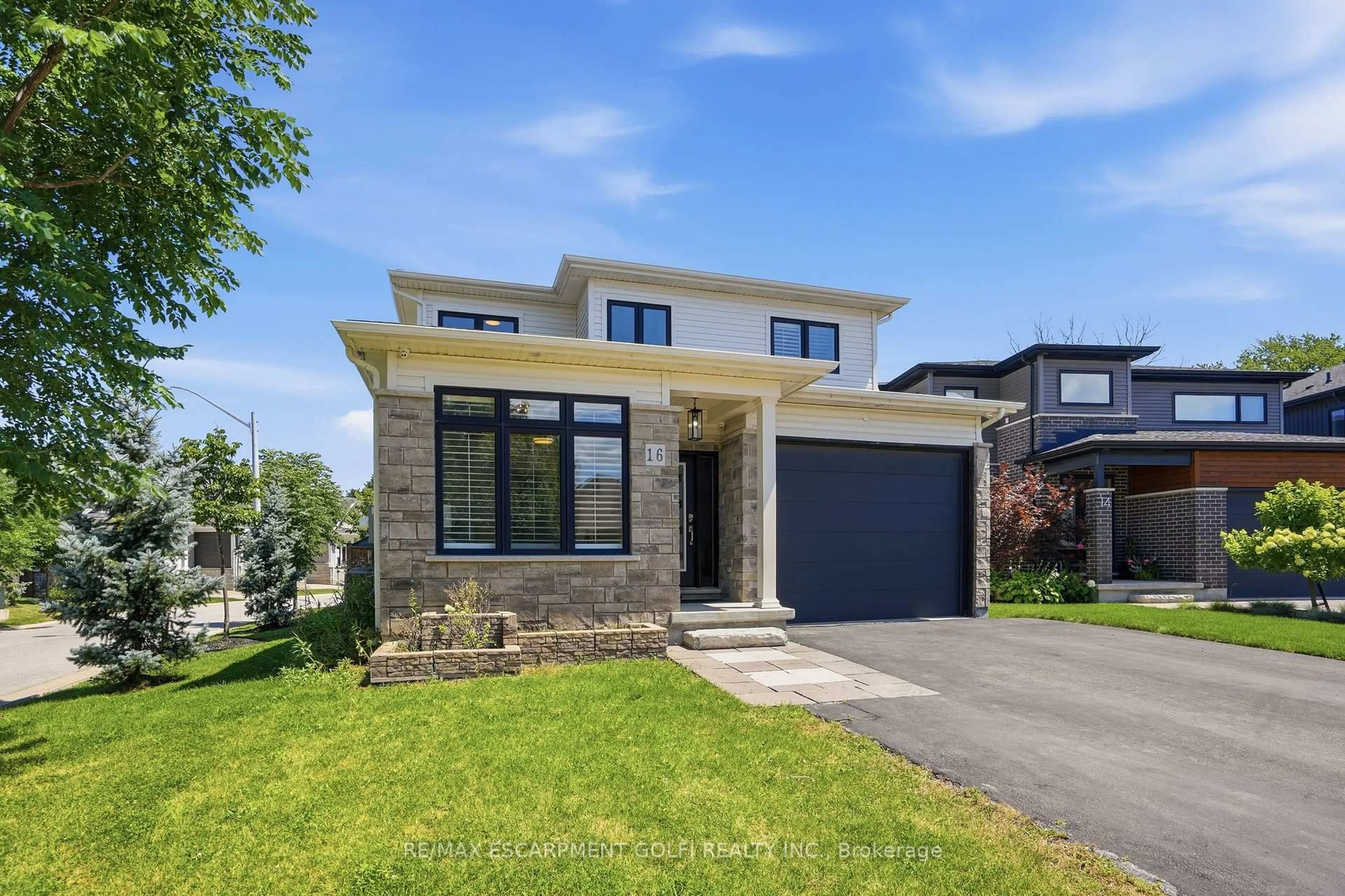 Home with brick exterior material, street for 16 OLDE SCHOOL Crt, St. Catharines Ontario L2N 0B1