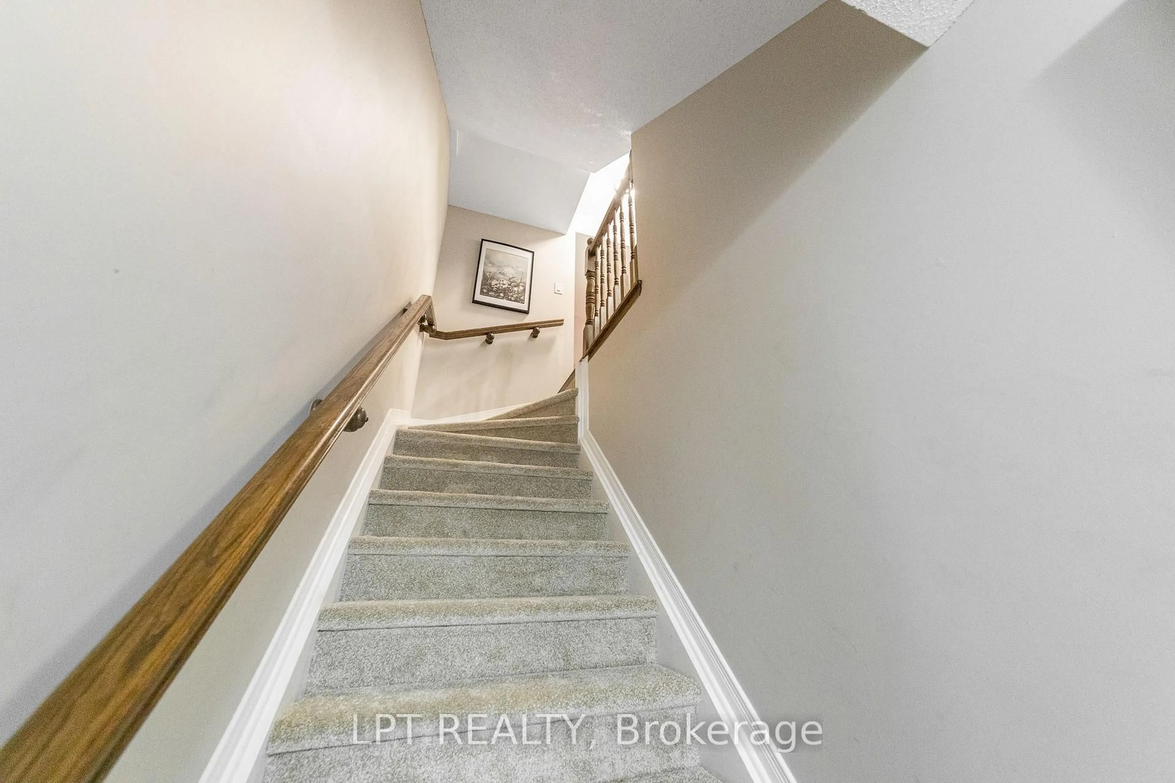 Stairs for 102 Windswept Private #7, Ottawa Ontario K1V 0Z4
