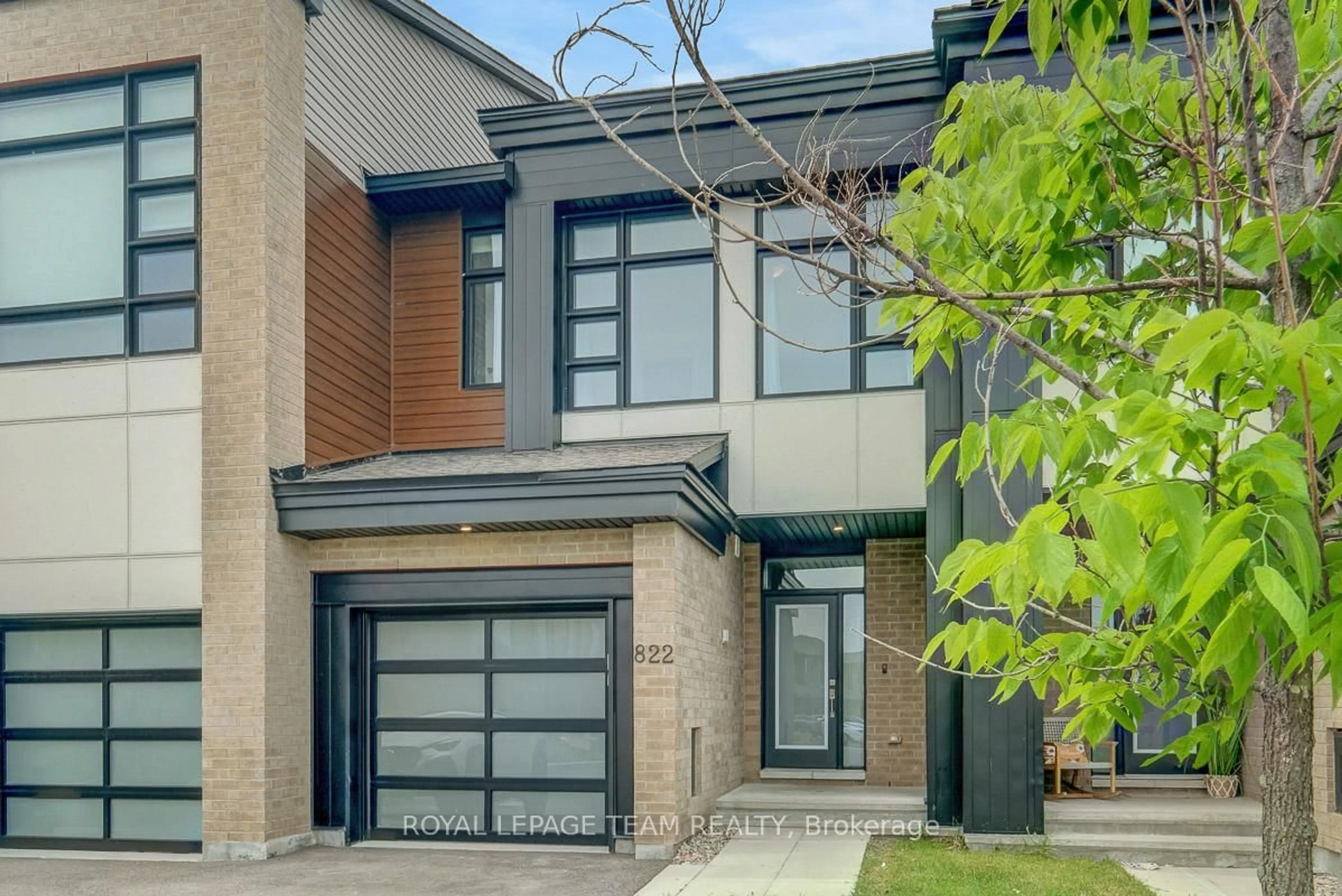Home with brick exterior material, street for 822 Chipping Circ, Ottawa Ontario K4M 0E7