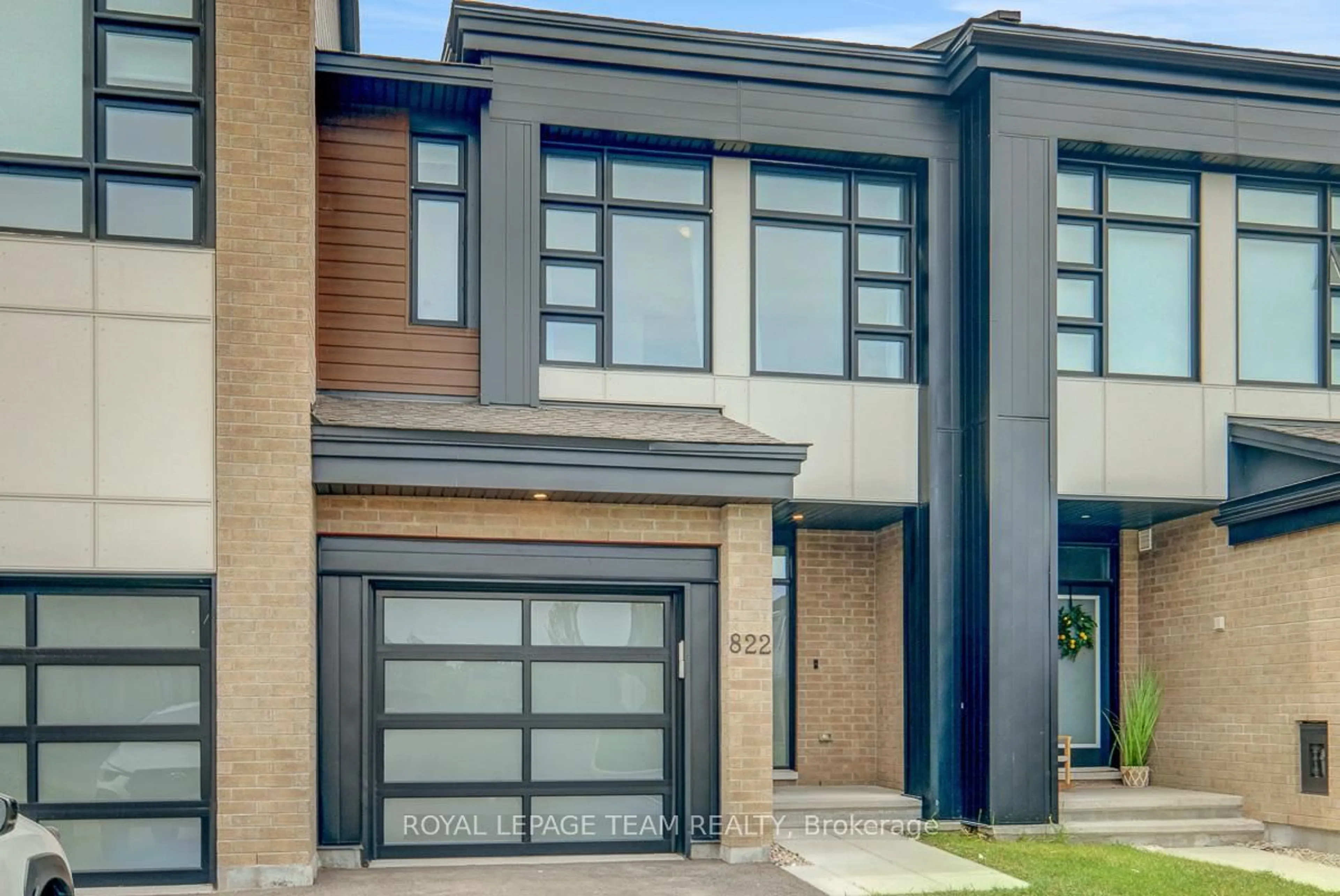 Home with brick exterior material, street for 822 Chipping Circ, Ottawa Ontario K4M 0E7