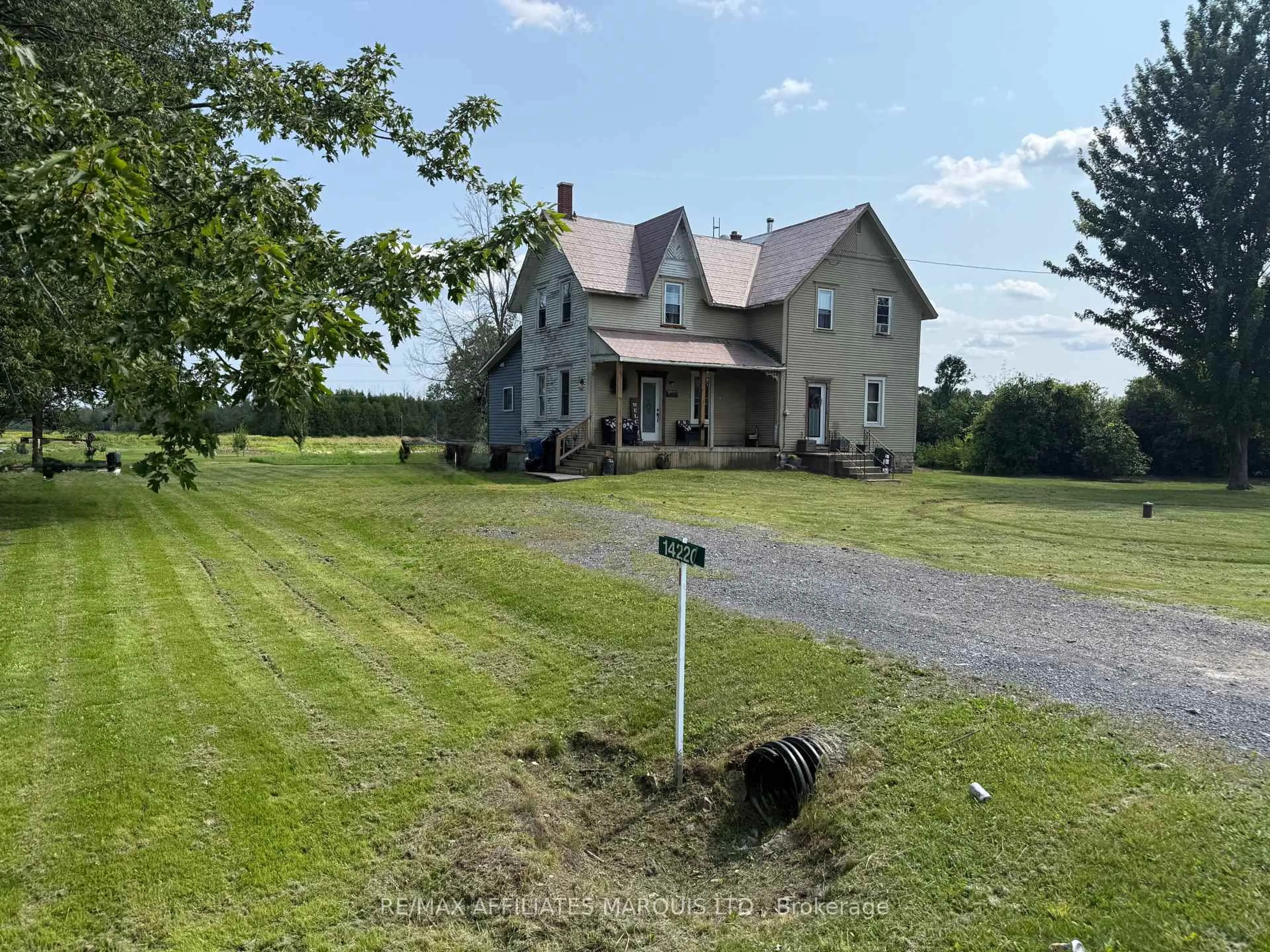 A pic from outside/outdoor area/front of a property/back of a property/a pic from drone, building for 14220 Dafoe Rd, South Stormont Ontario K0C 1M0