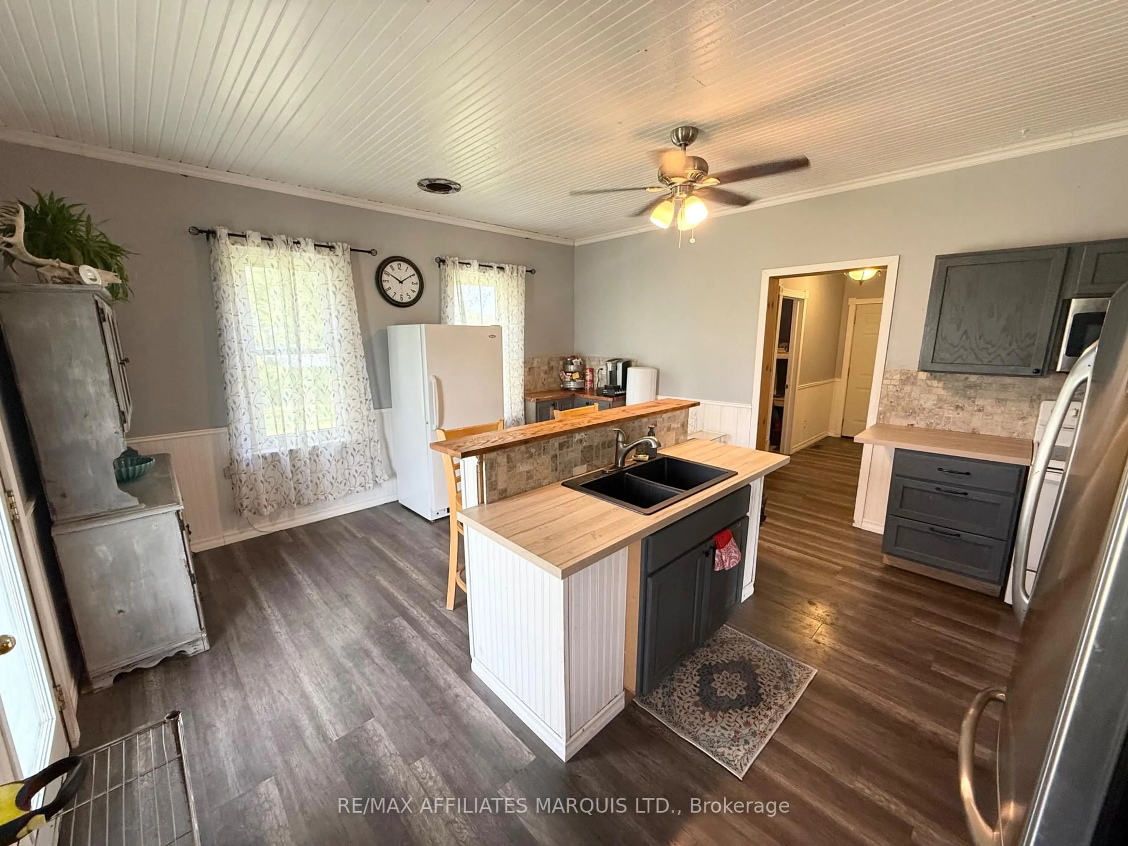 Open concept kitchen, unknown for 14220 Dafoe Rd, South Stormont Ontario K0C 1M0