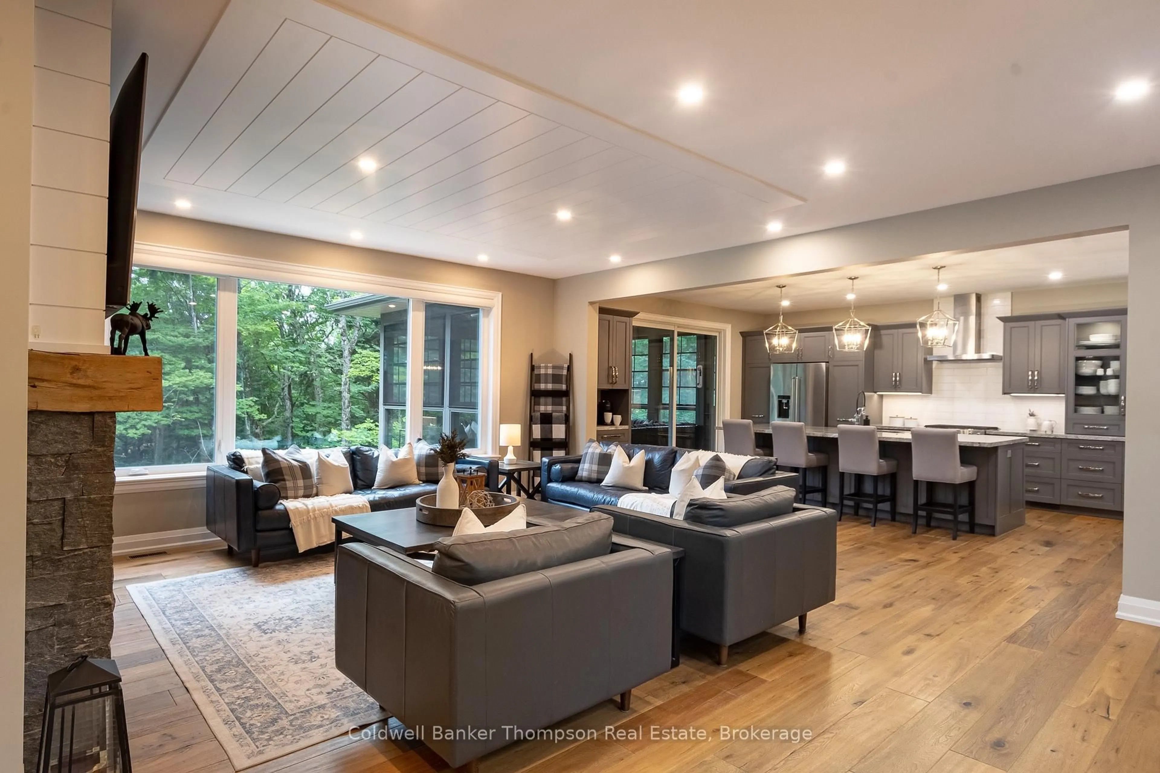 Living room with furniture, unknown for 1183 Walker's Glenn Cres, Lake of Bays Ontario P1H 2J6