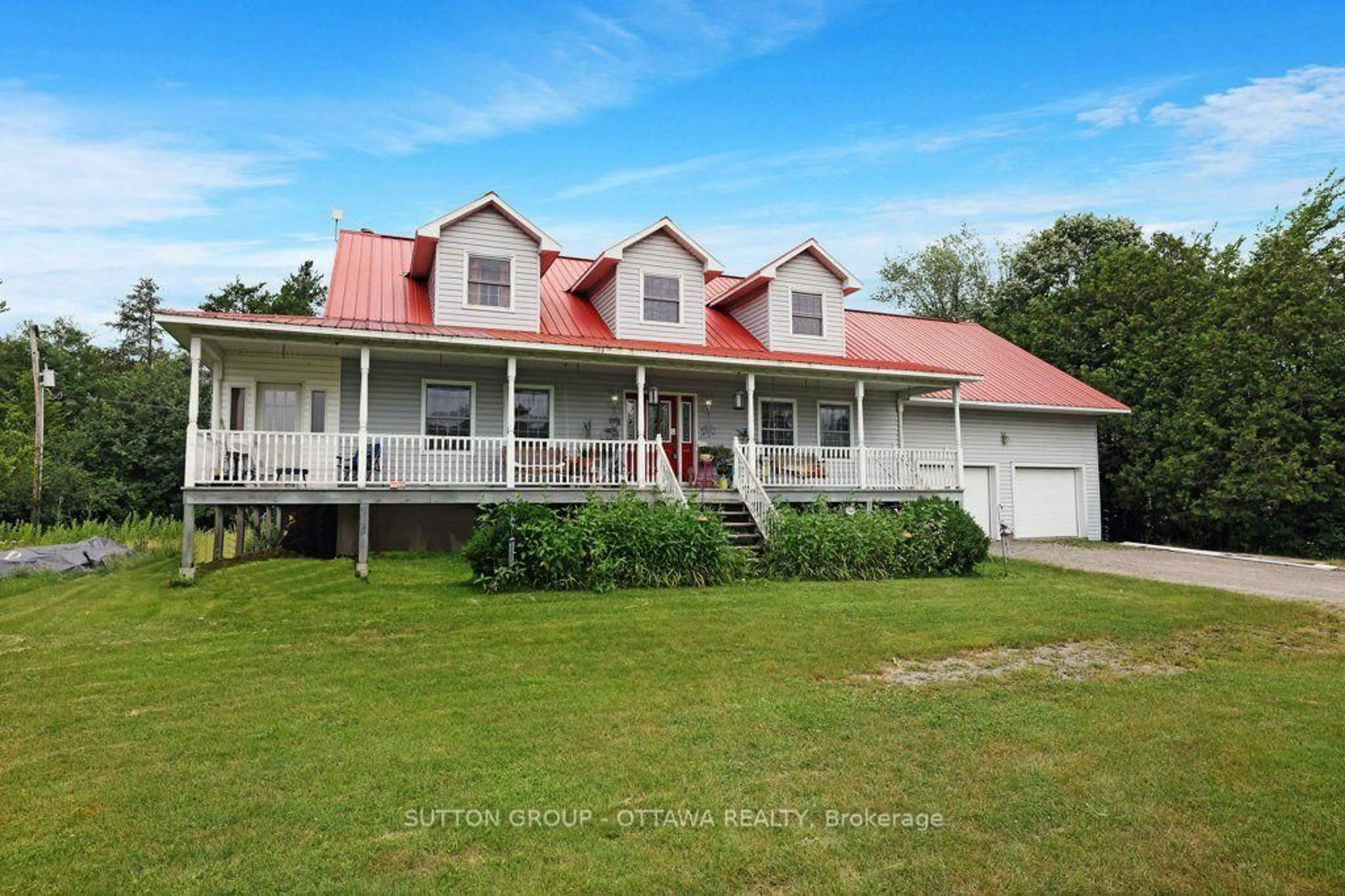 A pic from outside/outdoor area/front of a property/back of a property/a pic from drone, unknown for 595 Holbrook Rd, Smiths Falls Ontario K7A 4S7