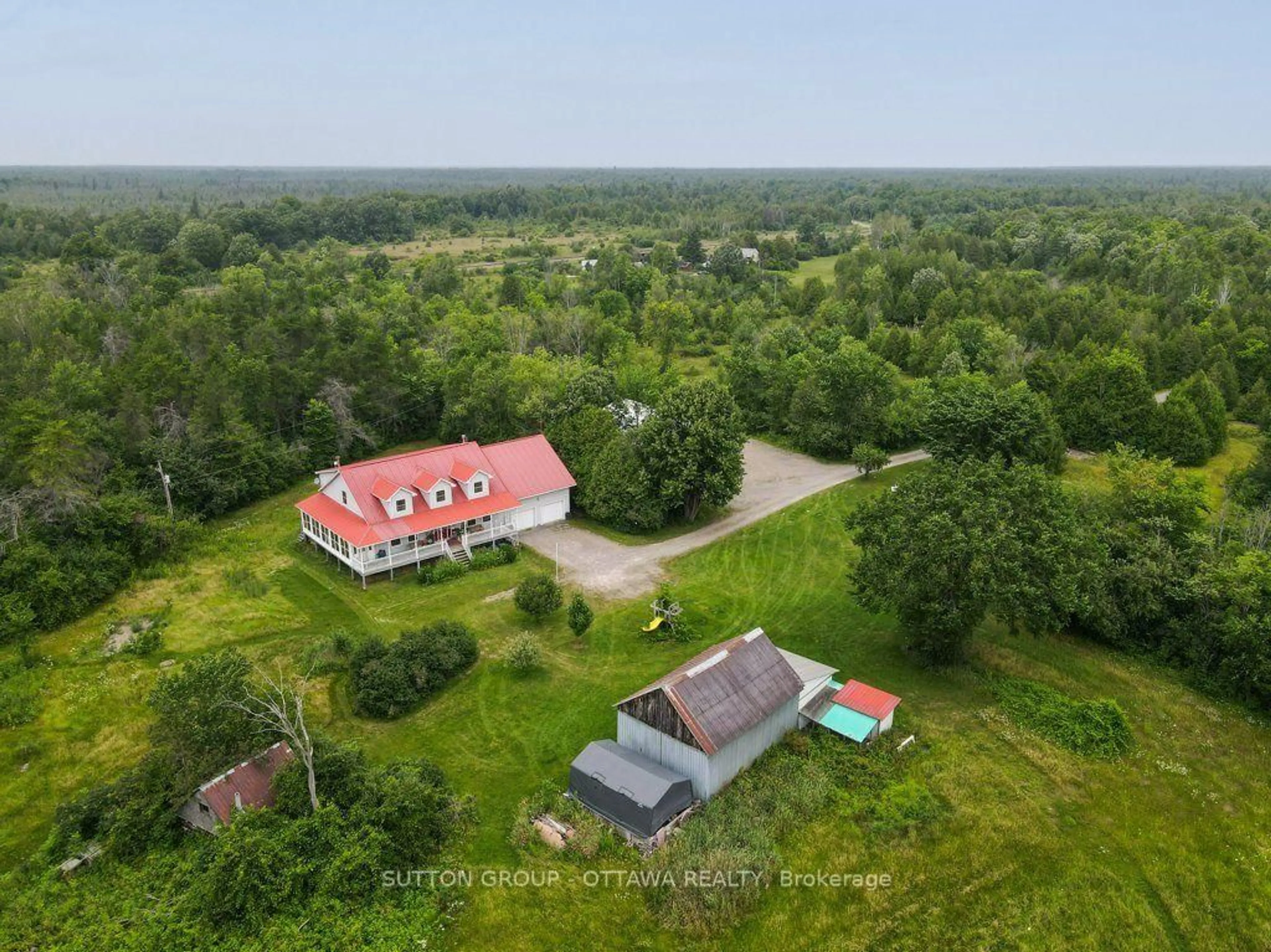 A pic from outside/outdoor area/front of a property/back of a property/a pic from drone, unknown for 595 Holbrook Rd, Smiths Falls Ontario K7A 4S7
