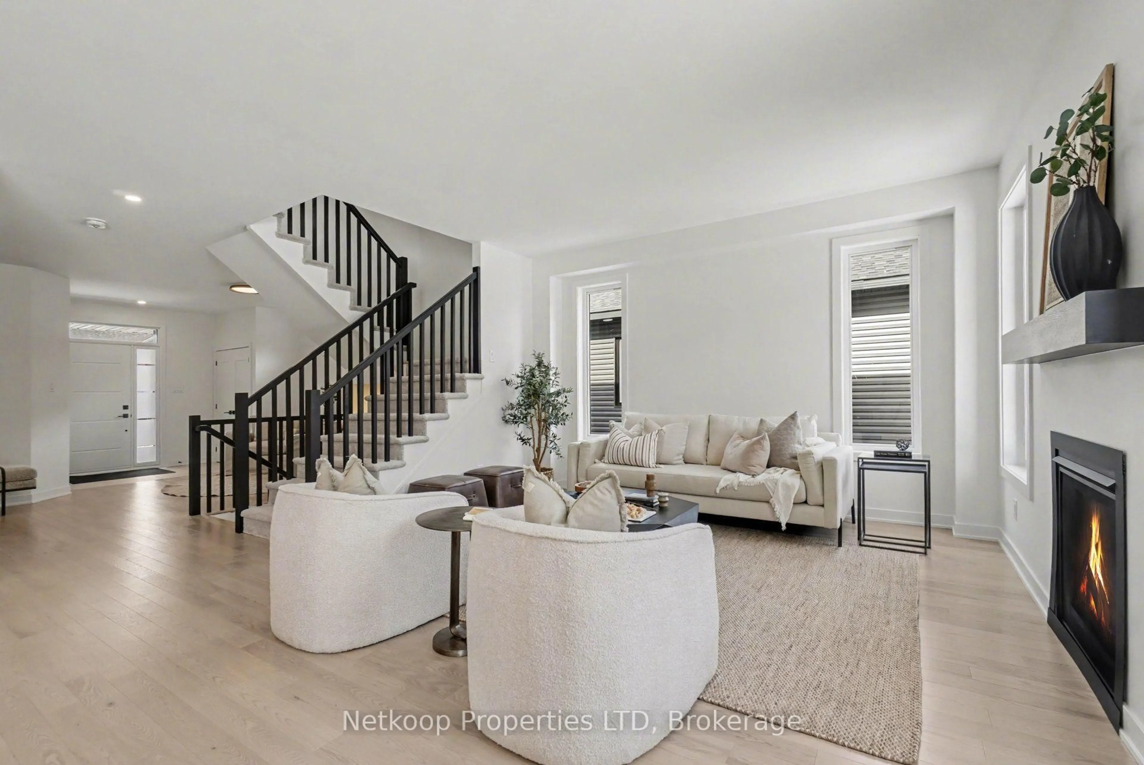 Unknown for 931 Cologne St, Russell Ontario K0A 1W0