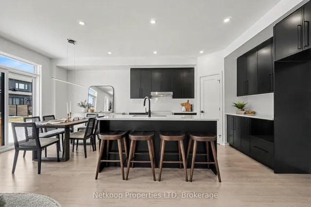 250 Sam Ave, Russell 3