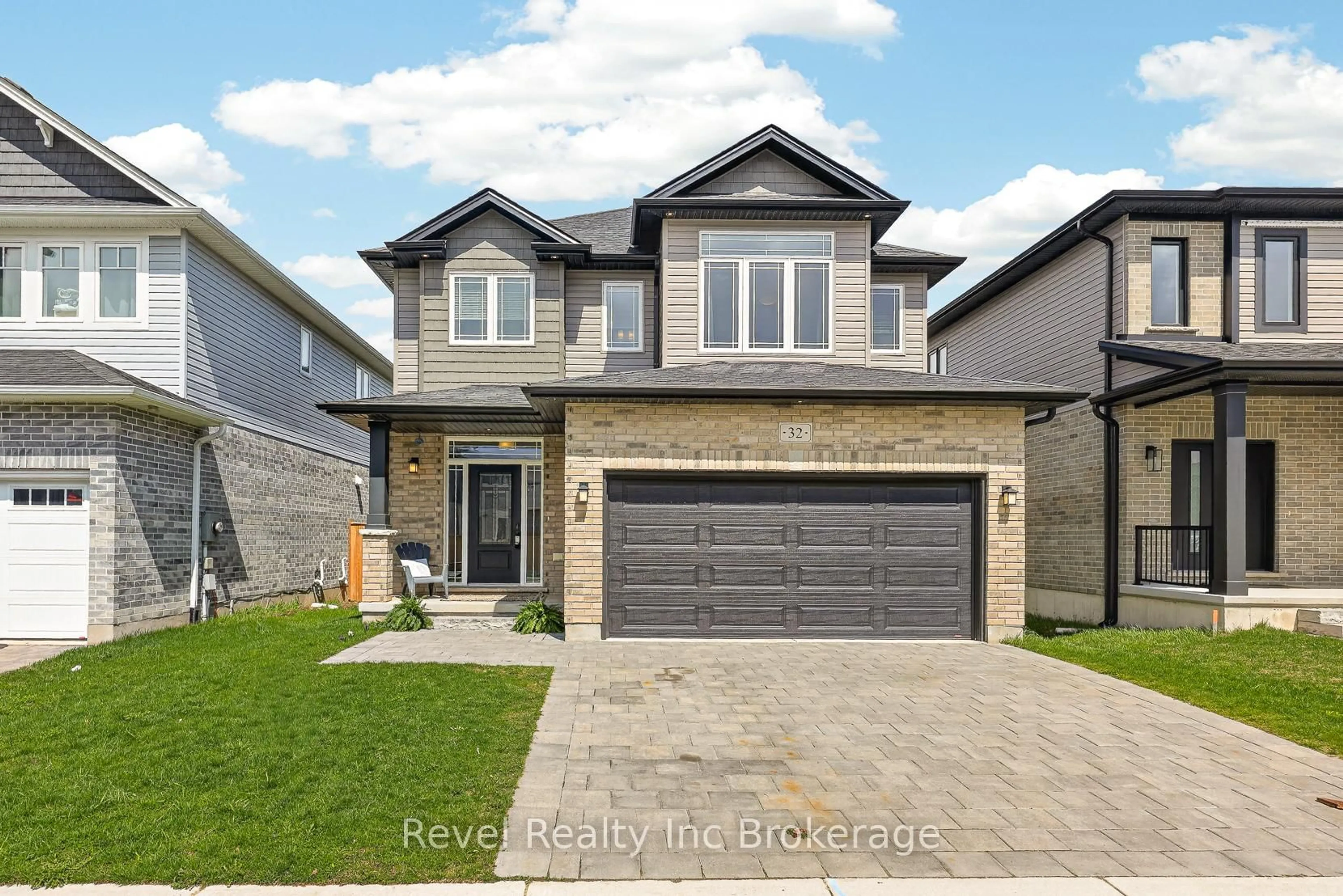 Home with brick exterior material, street for 32 Sutherland Cres, Ingersoll Ontario N5C 0E3
