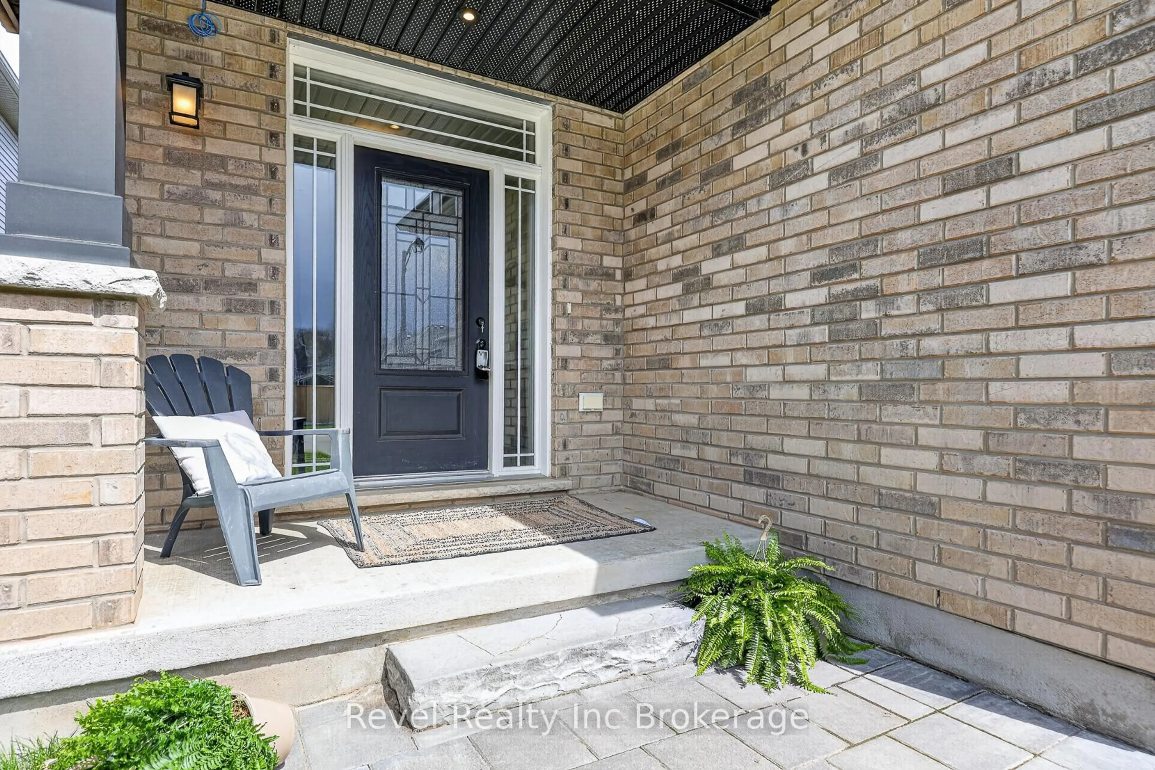 Unknown for 32 Sutherland Cres, Ingersoll Ontario N5C 0E3