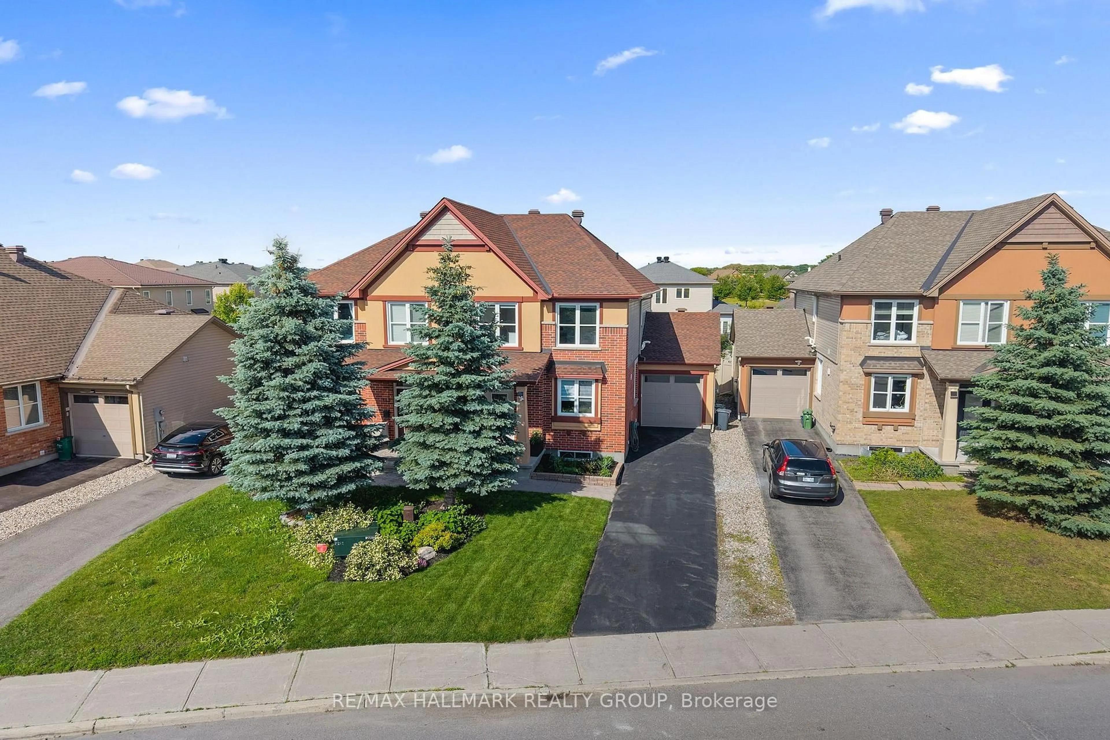 A pic from outside/outdoor area/front of a property/back of a property/a pic from drone, street for 115 Beatrice Dr, Ottawa Ontario K2J 5A4