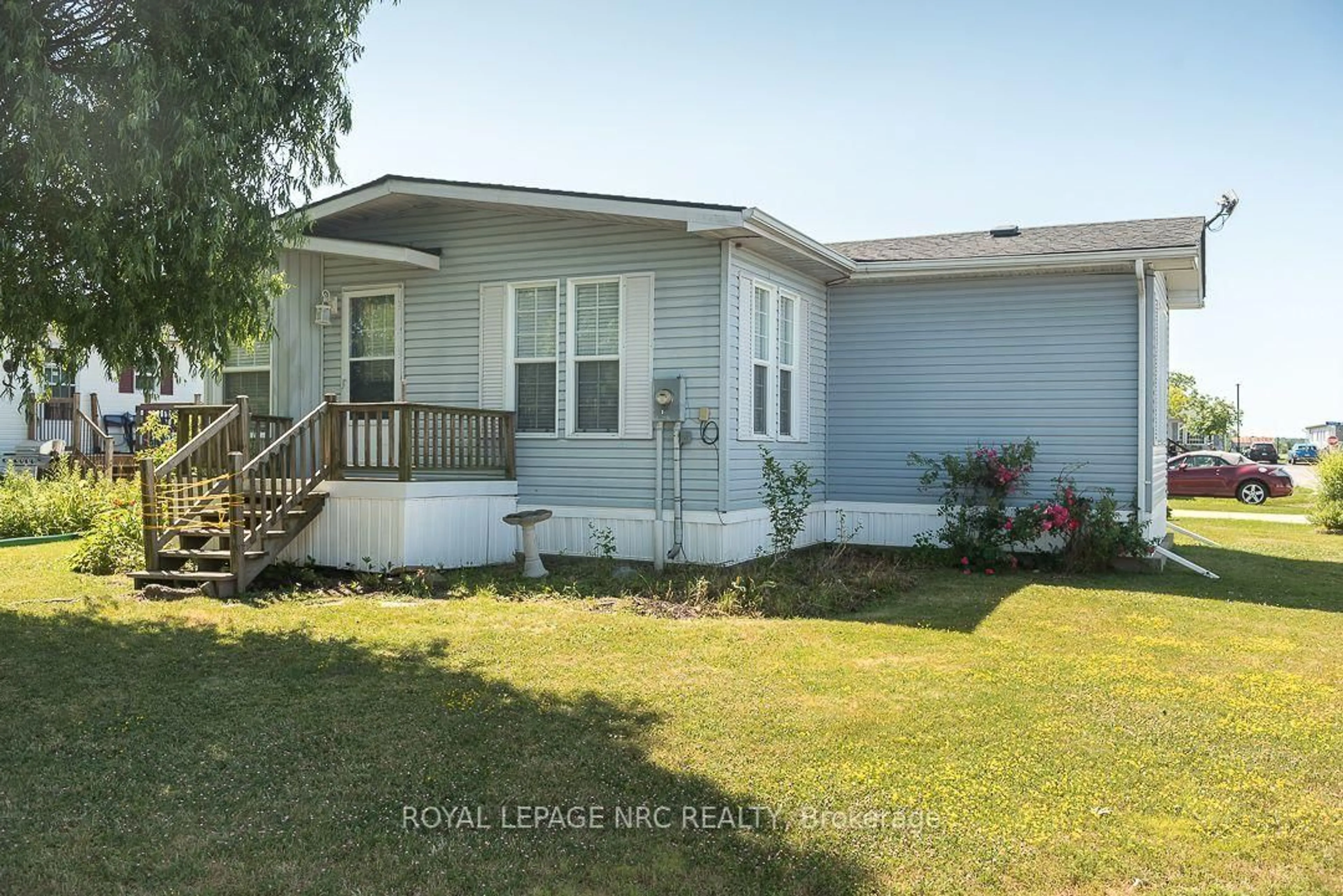 Home with vinyl exterior material, water/lake/river/ocean view for 3033 Townline Rd #264, Fort Erie Ontario L0S 1S1