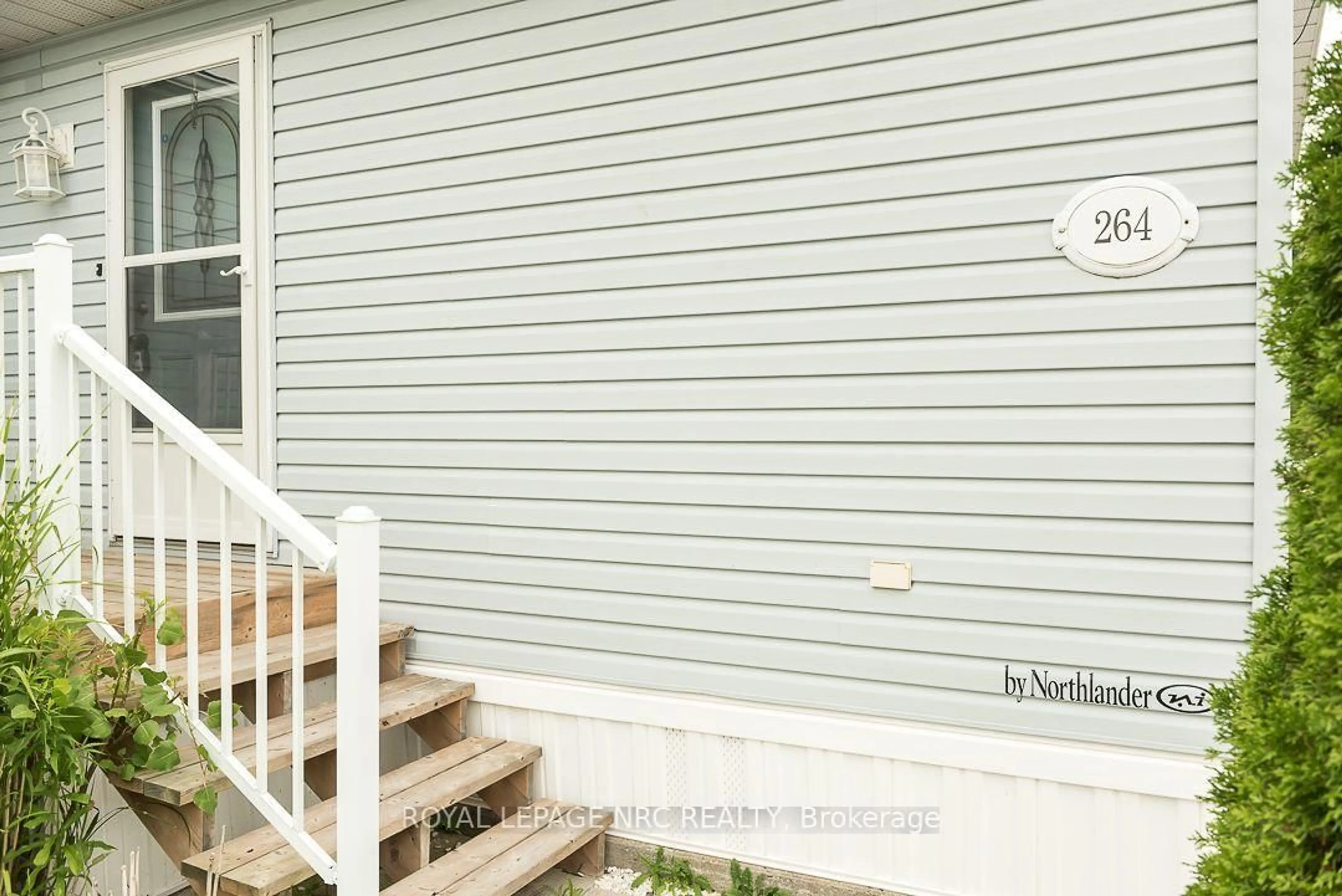 Home with vinyl exterior material, unknown for 3033 Townline Rd #264, Fort Erie Ontario L0S 1S1