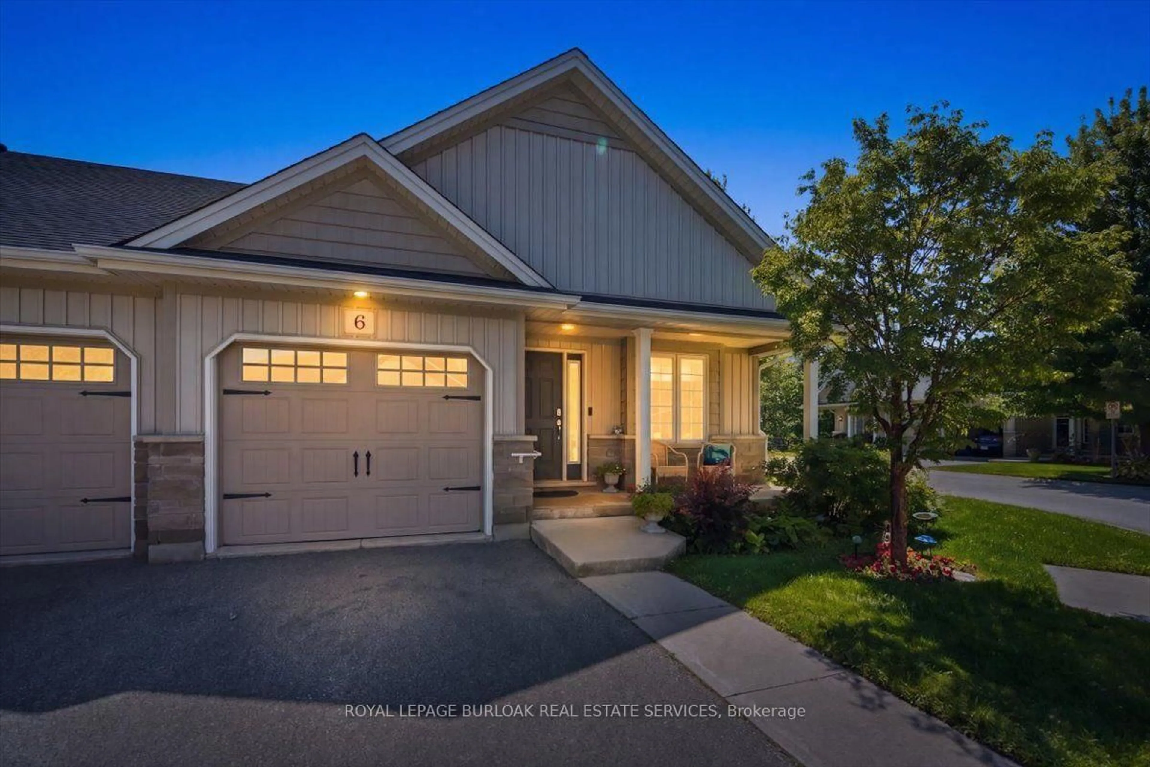 Home with vinyl exterior material, street for 6 Sunnydale Crt, West Lincoln Ontario L0R 2A0