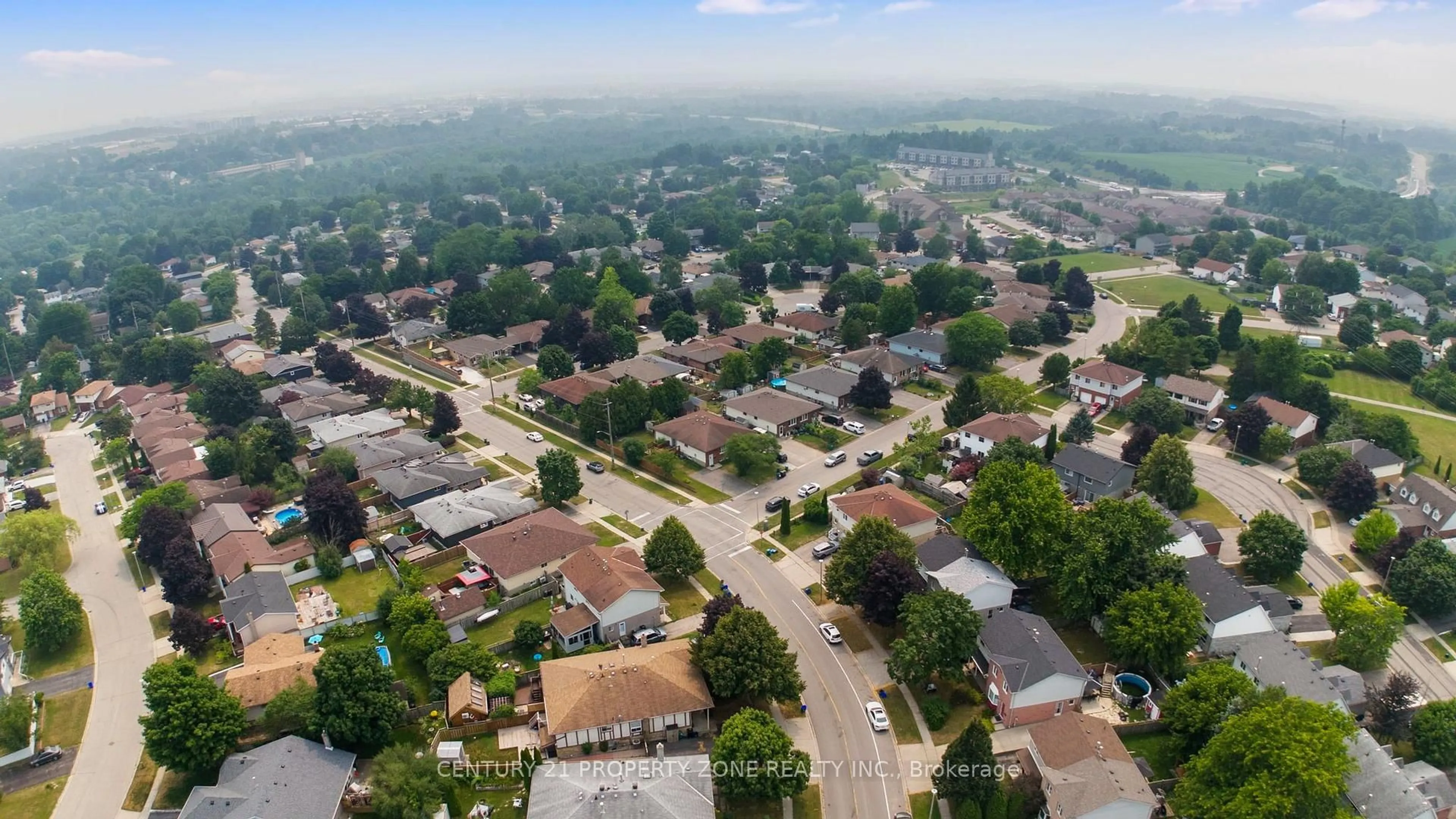 A pic from outside/outdoor area/front of a property/back of a property/a pic from drone, street for 137 Nickolas Cres, Cambridge Ontario N3C 3L7