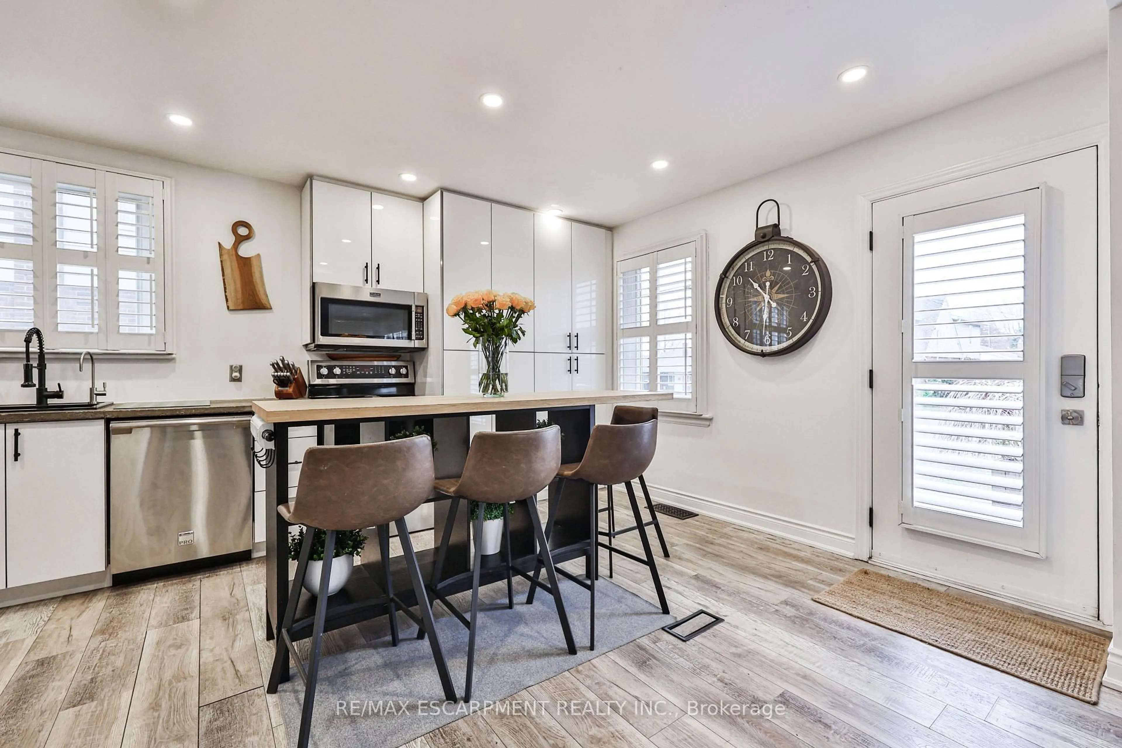 Open concept kitchen, unknown for 60 Galbraith Dr, Hamilton Ontario L8G 1Z9