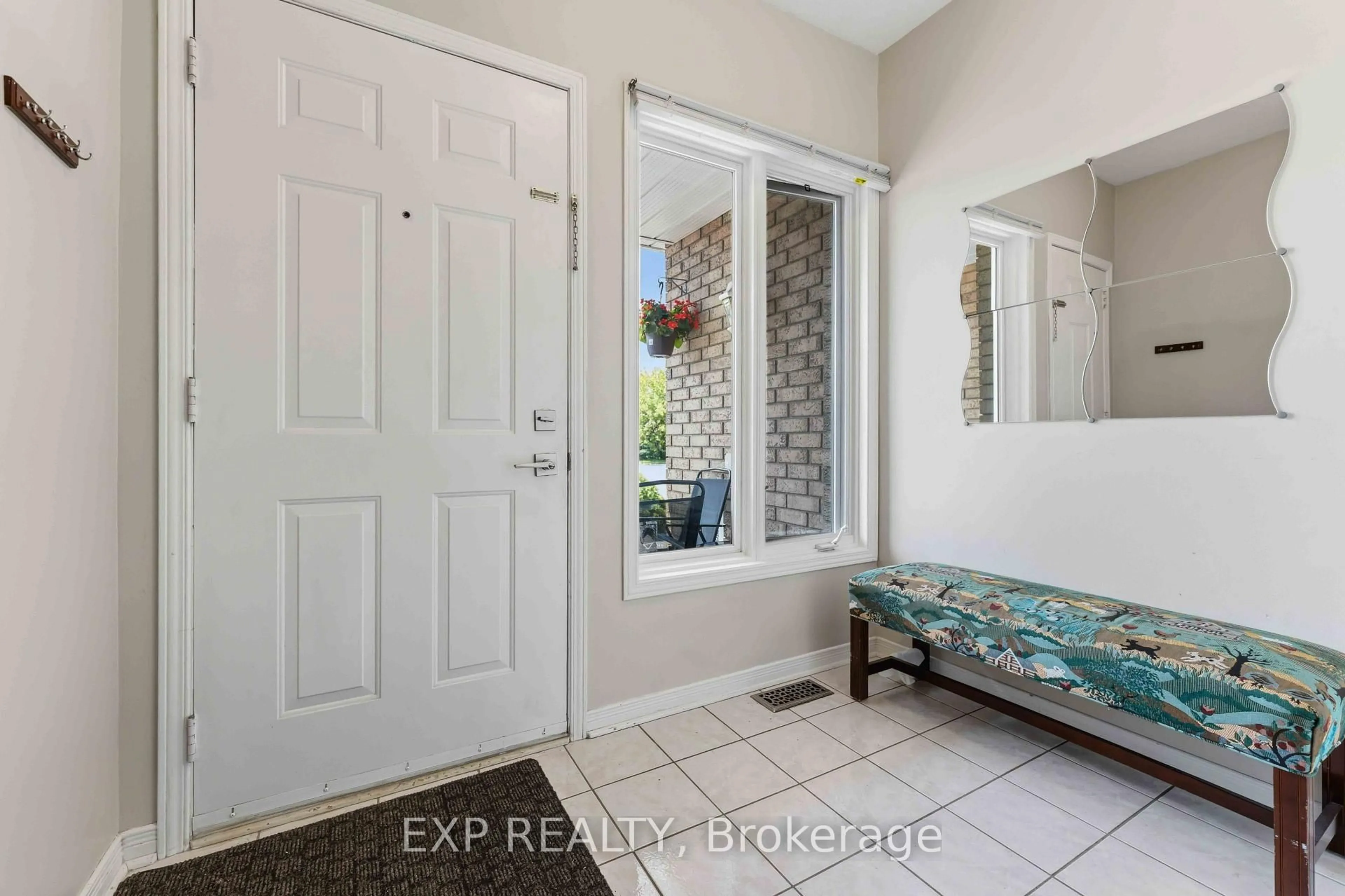 Indoor entryway for 86 Scarlet Crt, Ottawa Ontario K1T 3R6