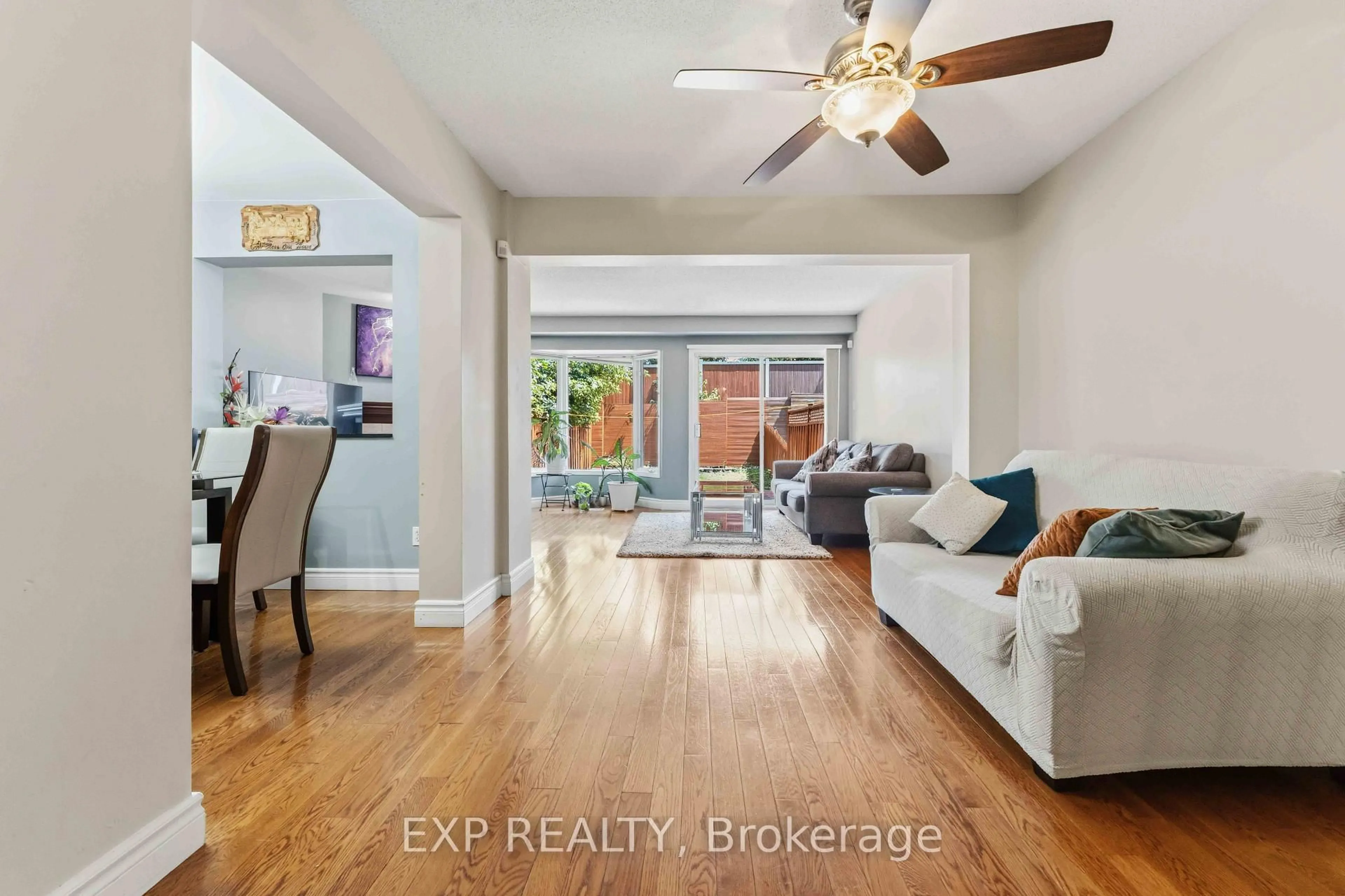 Living room with furniture, unknown for 86 Scarlet Crt, Ottawa Ontario K1T 3R6