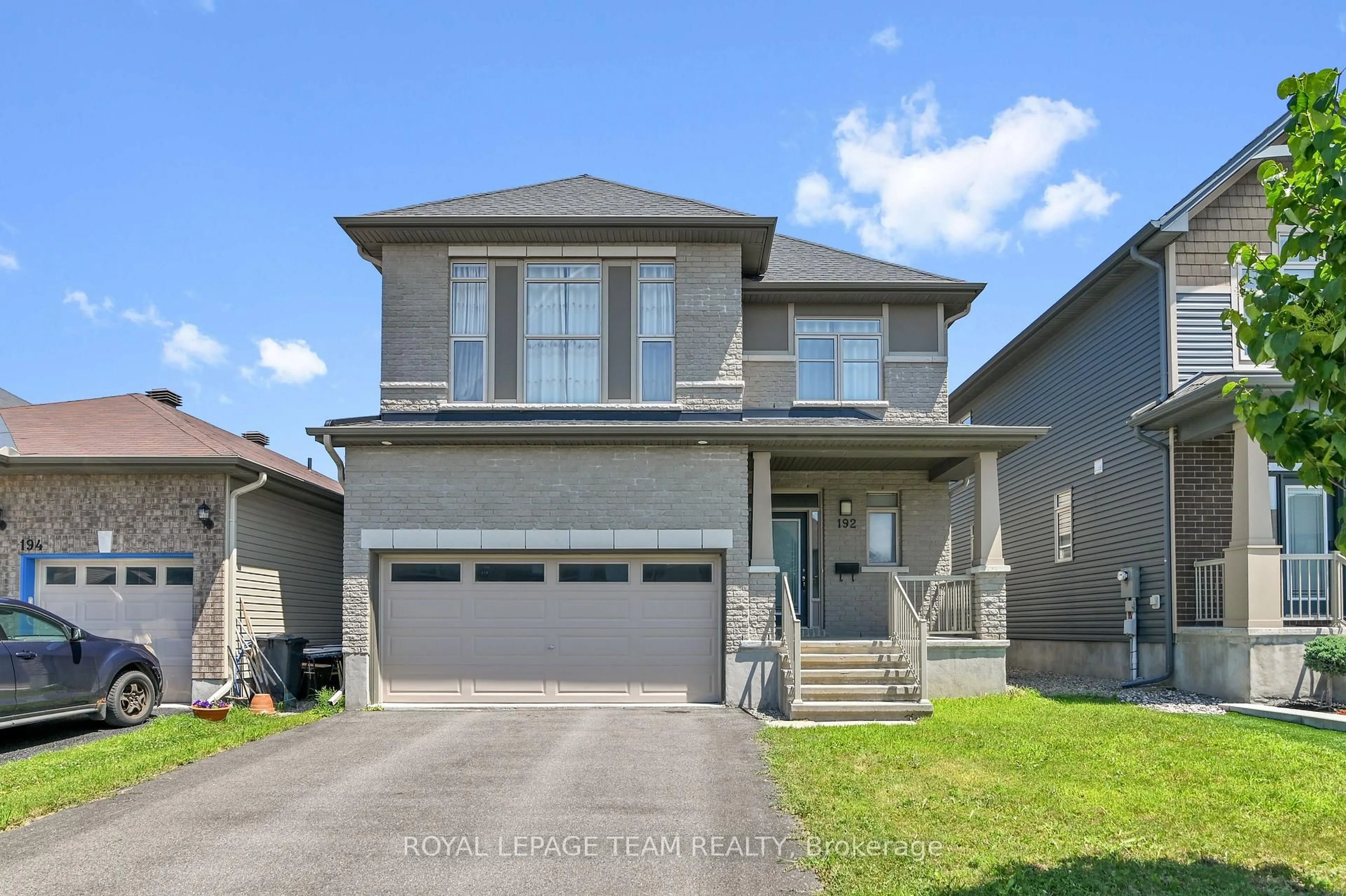 Home with vinyl exterior material, street for 192 Southbridge St, Ottawa Ontario K4M 0E2