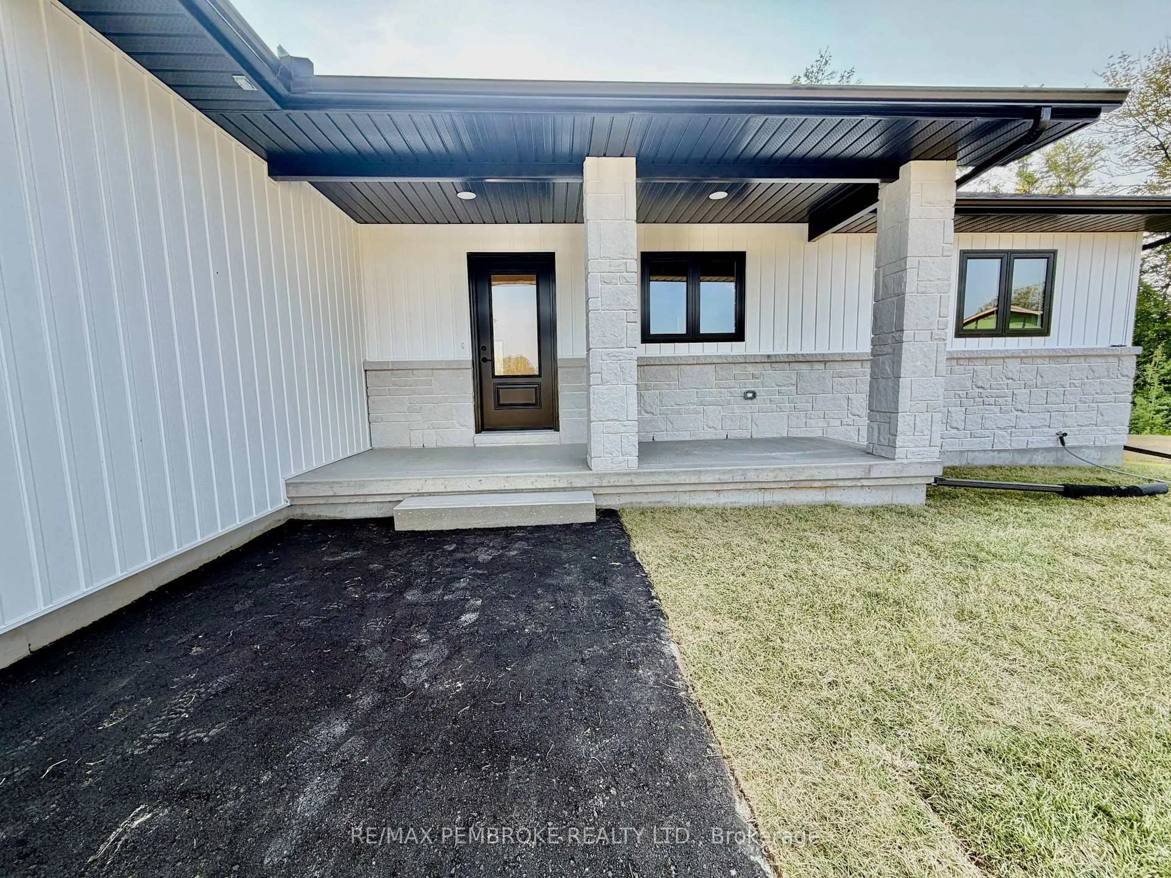 Unknown for 55 Eddy Cres, Pembroke Ontario K8A 0M1
