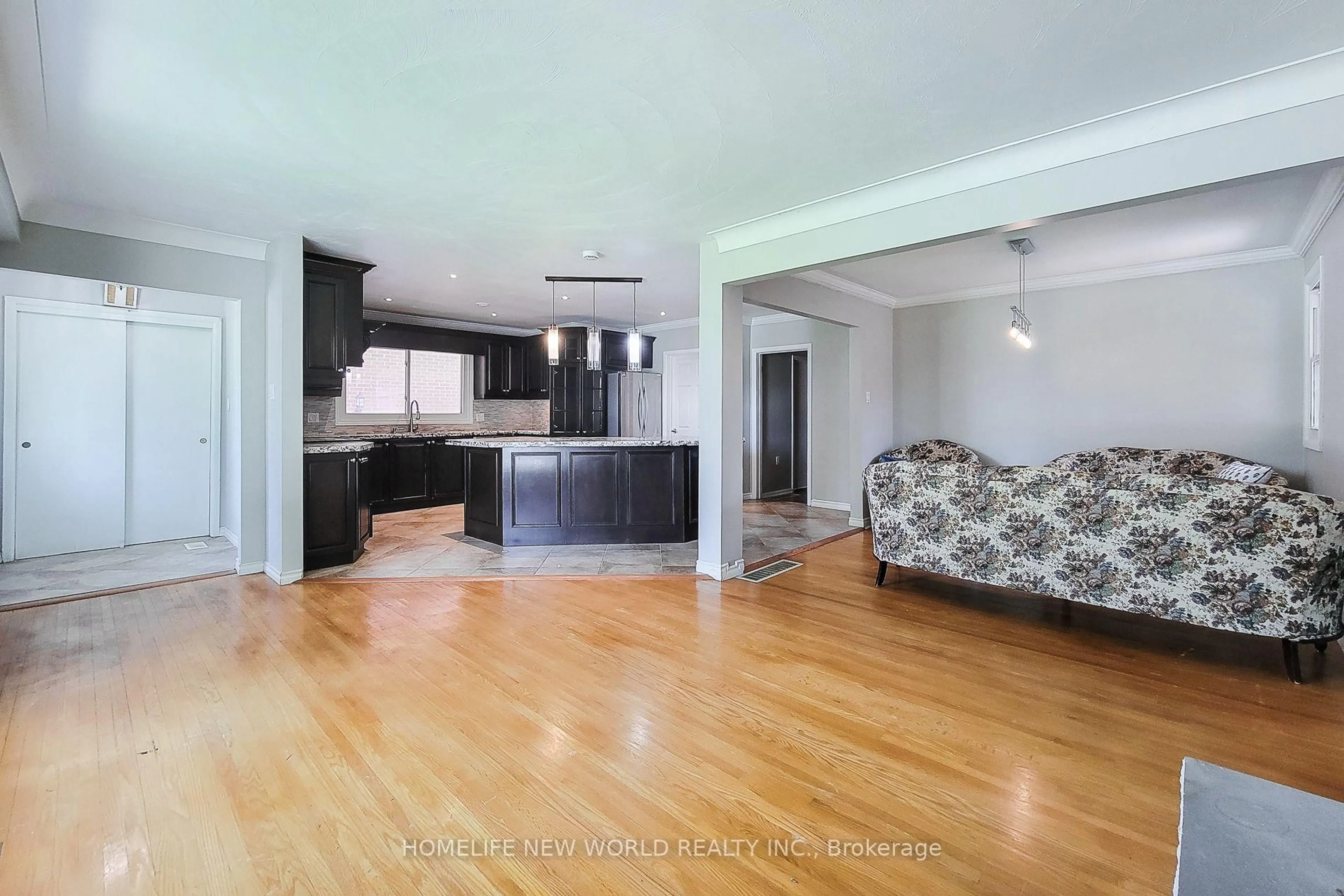 Open concept kitchen, unknown for 138 Rifle Range Rd, Hamilton Ontario L8S 3B6