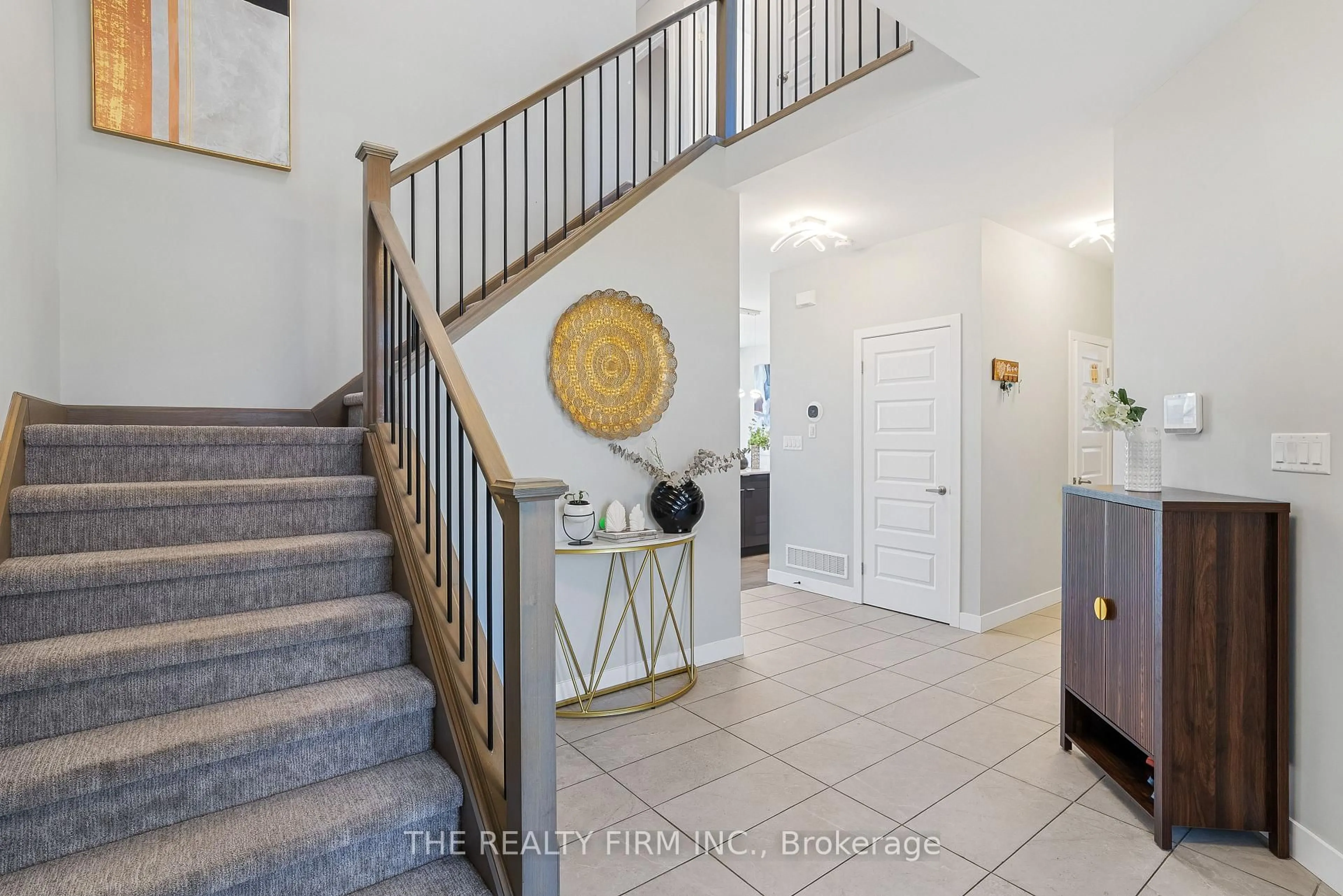 Indoor entryway for 1742 Applerock Ave, London North Ontario N6G 0X7