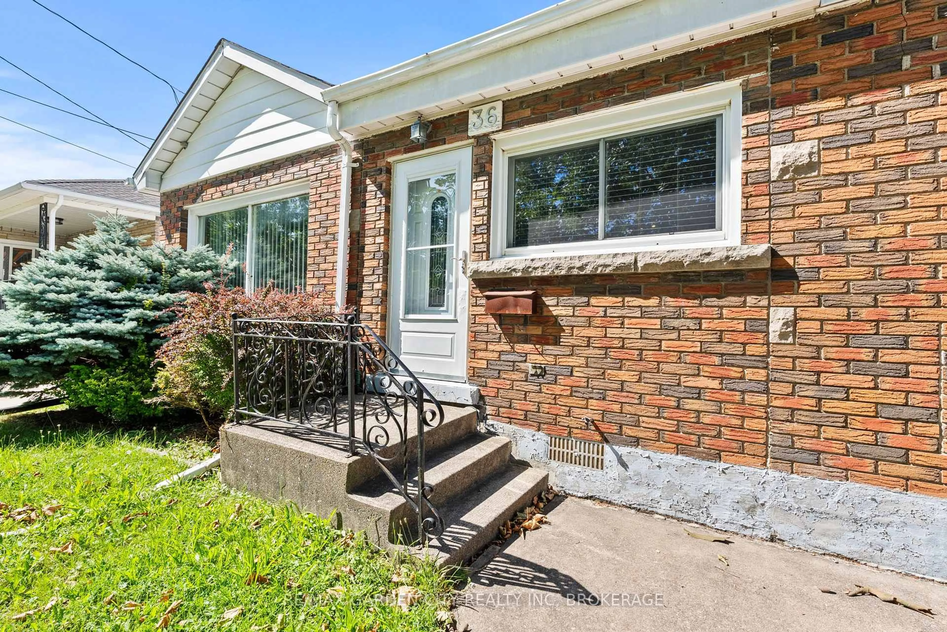 Home with brick exterior material, street for 36 Rose Ave, Thorold Ontario L2V 3C6