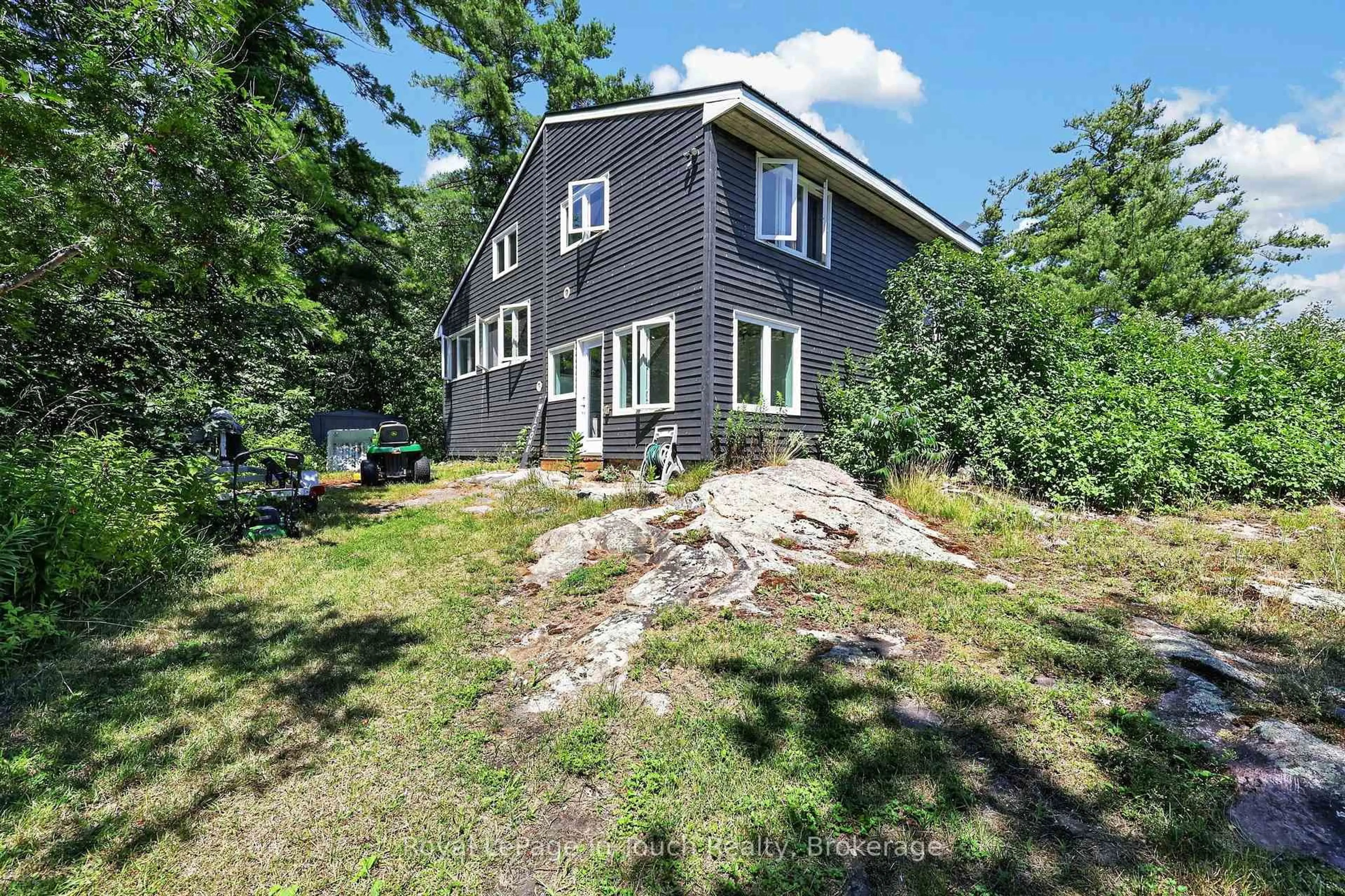 A pic from outside/outdoor area/front of a property/back of a property/a pic from drone, building for B207 lot  31 Island Island, The Archipelago Ontario P2A 2Z1