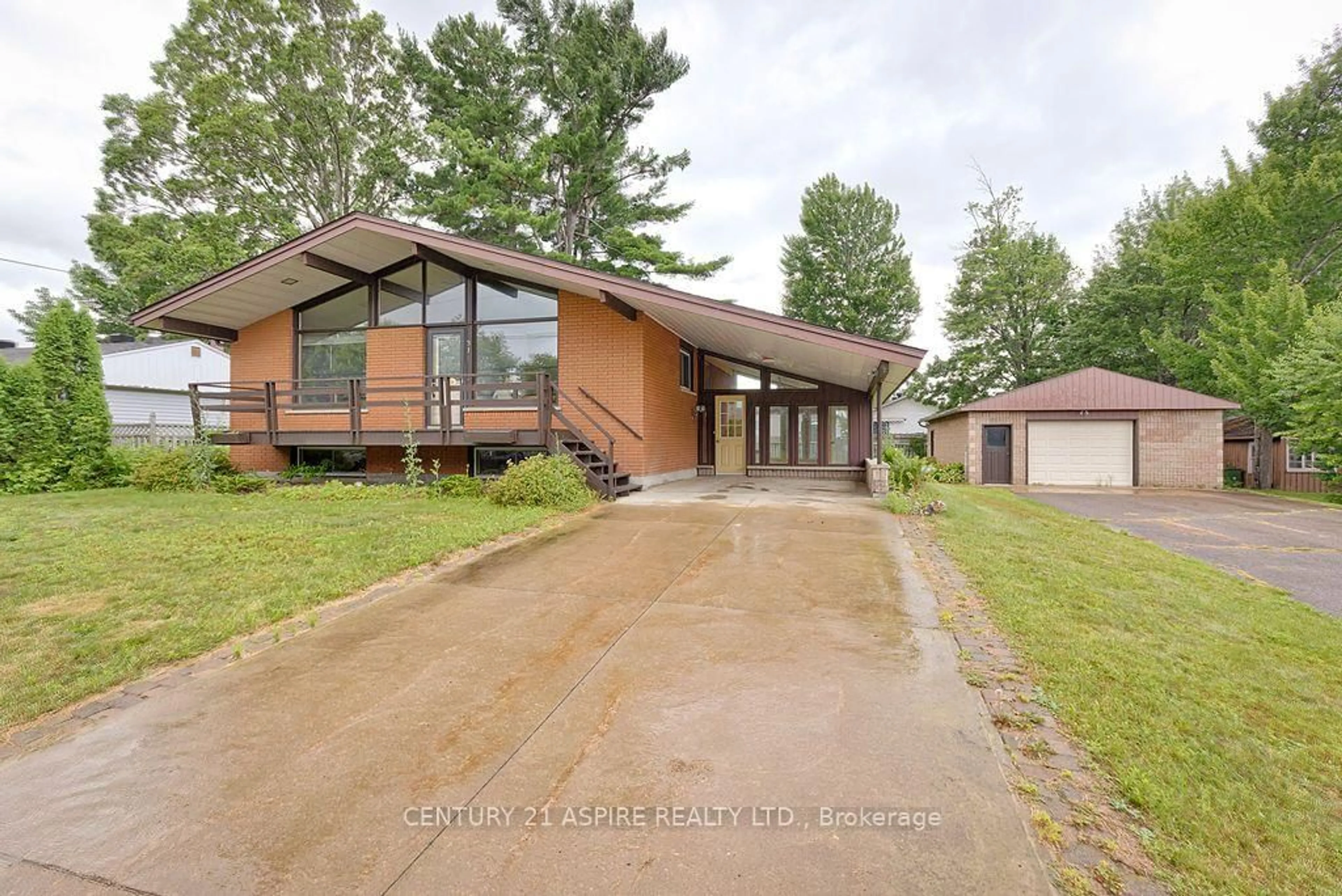 Home with brick exterior material, water/lake/river/ocean view for 31 Selkirk St, Petawawa Ontario K8H 1P1