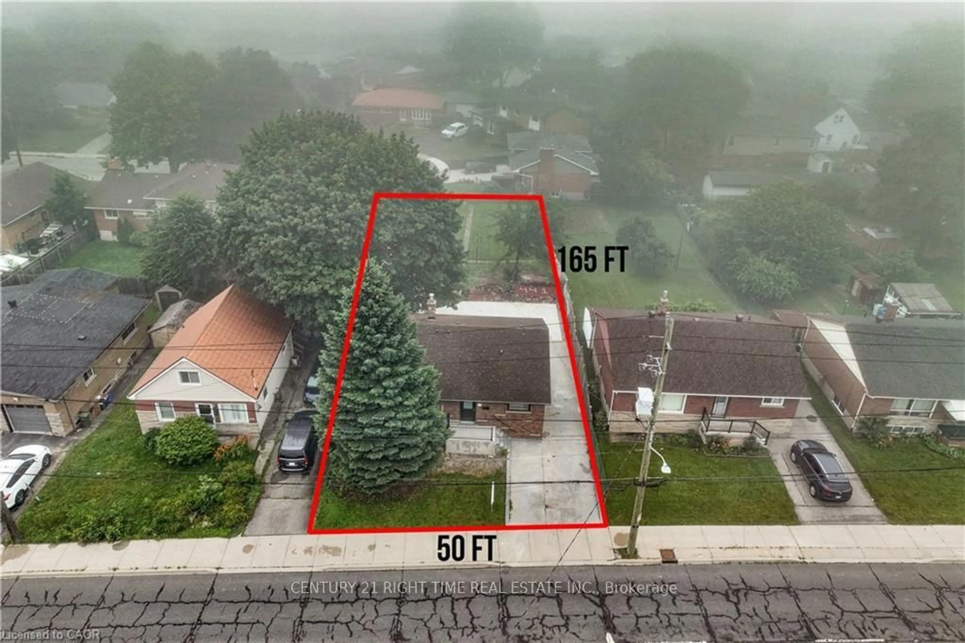 A pic from outside/outdoor area/front of a property/back of a property/a pic from drone, street for 441 West 5th St, Hamilton Ontario L9C 3P5