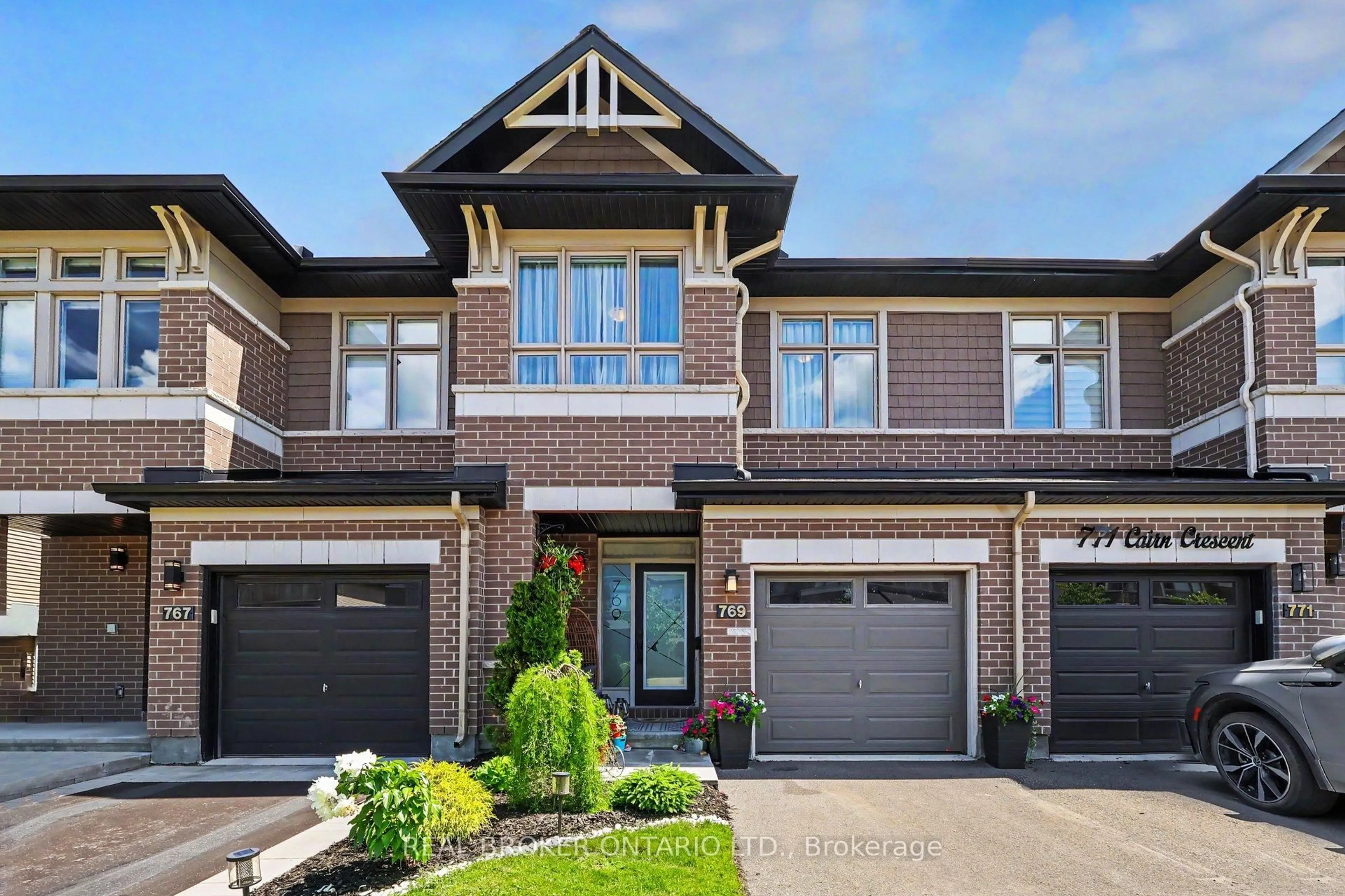 Home with brick exterior material, street for 769 Cairn Cres, Ottawa Ontario K1W 0P4