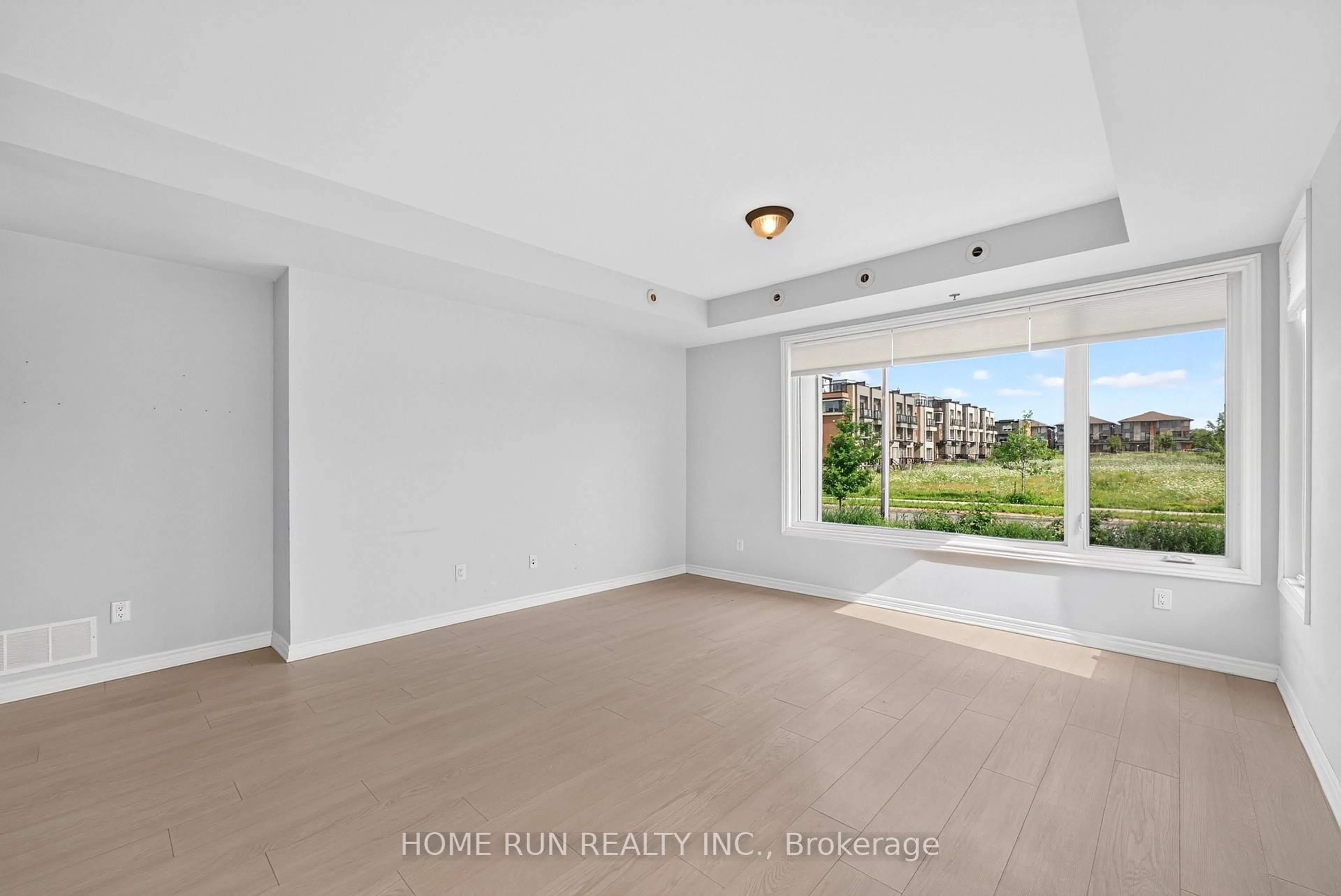 A pic of a room for 844 Mikinak Rd #219, Ottawa Ontario K1K 4Z4