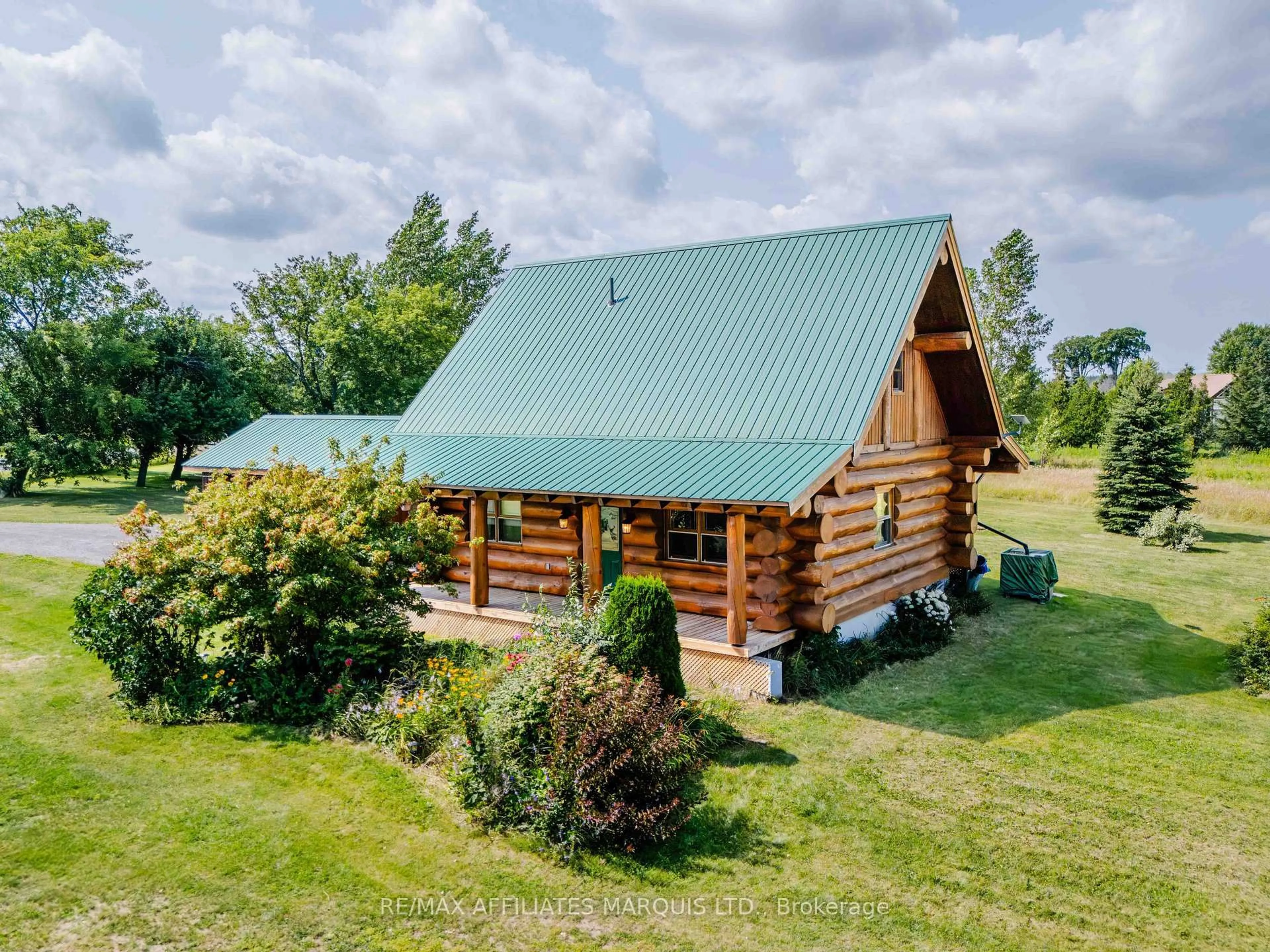A pic from outside/outdoor area/front of a property/back of a property/a pic from drone, unknown for 5419 Aultsville Rd, South Stormont Ontario K0C 1M0
