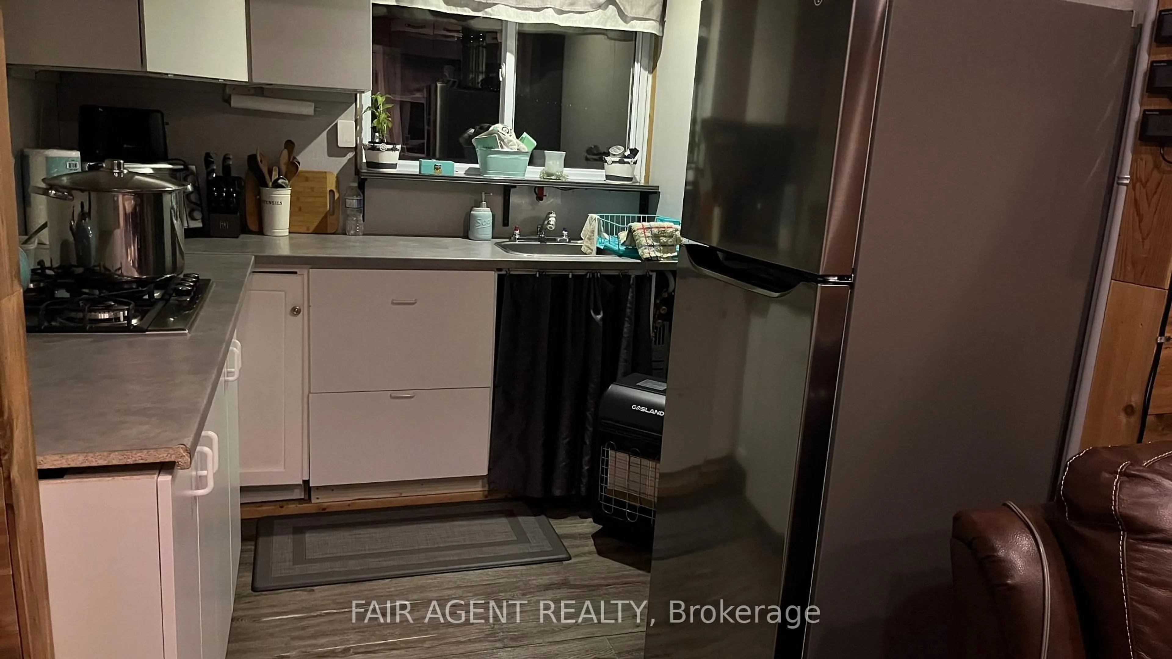 Standard kitchen, ceramic/tile floor for 240 Gawley Rd, Limoges Ontario K0K 2M0