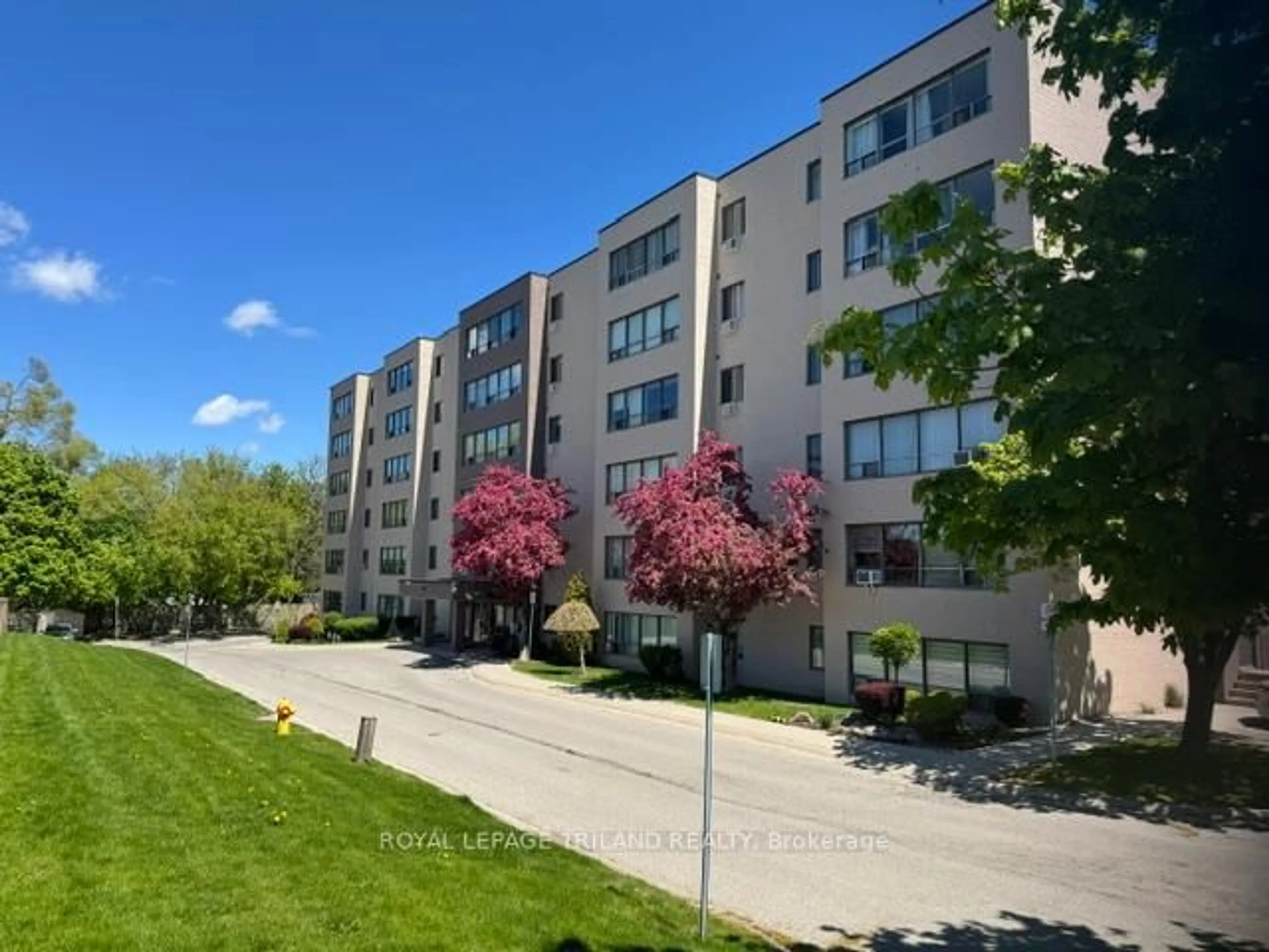Unknown for 650 Cheapside St #605, London East Ontario N5Y 5J8
