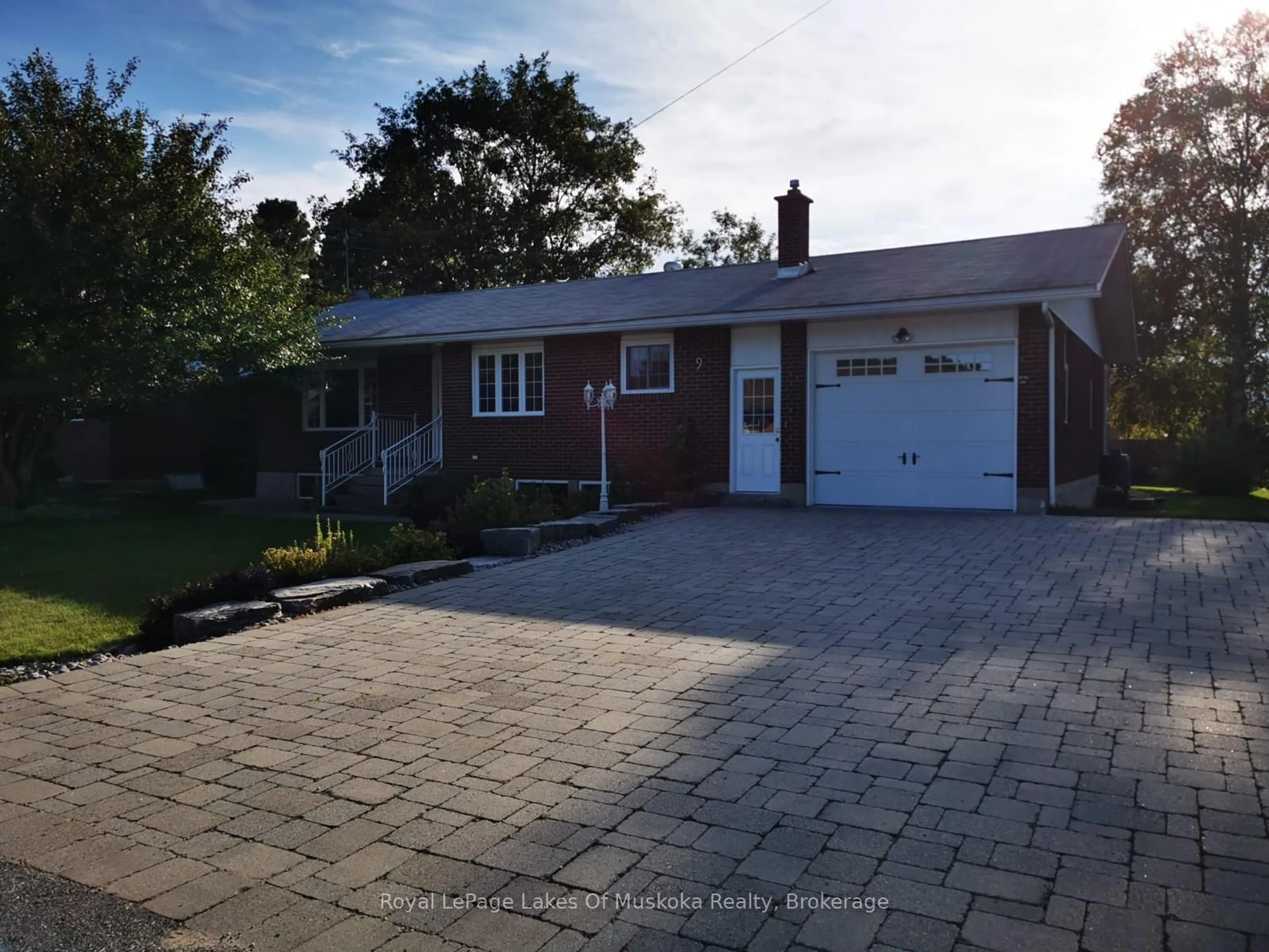 A pic from outside/outdoor area/front of a property/back of a property/a pic from drone, street for 9 Fitz Ave, South River Ontario P0A 1X0
