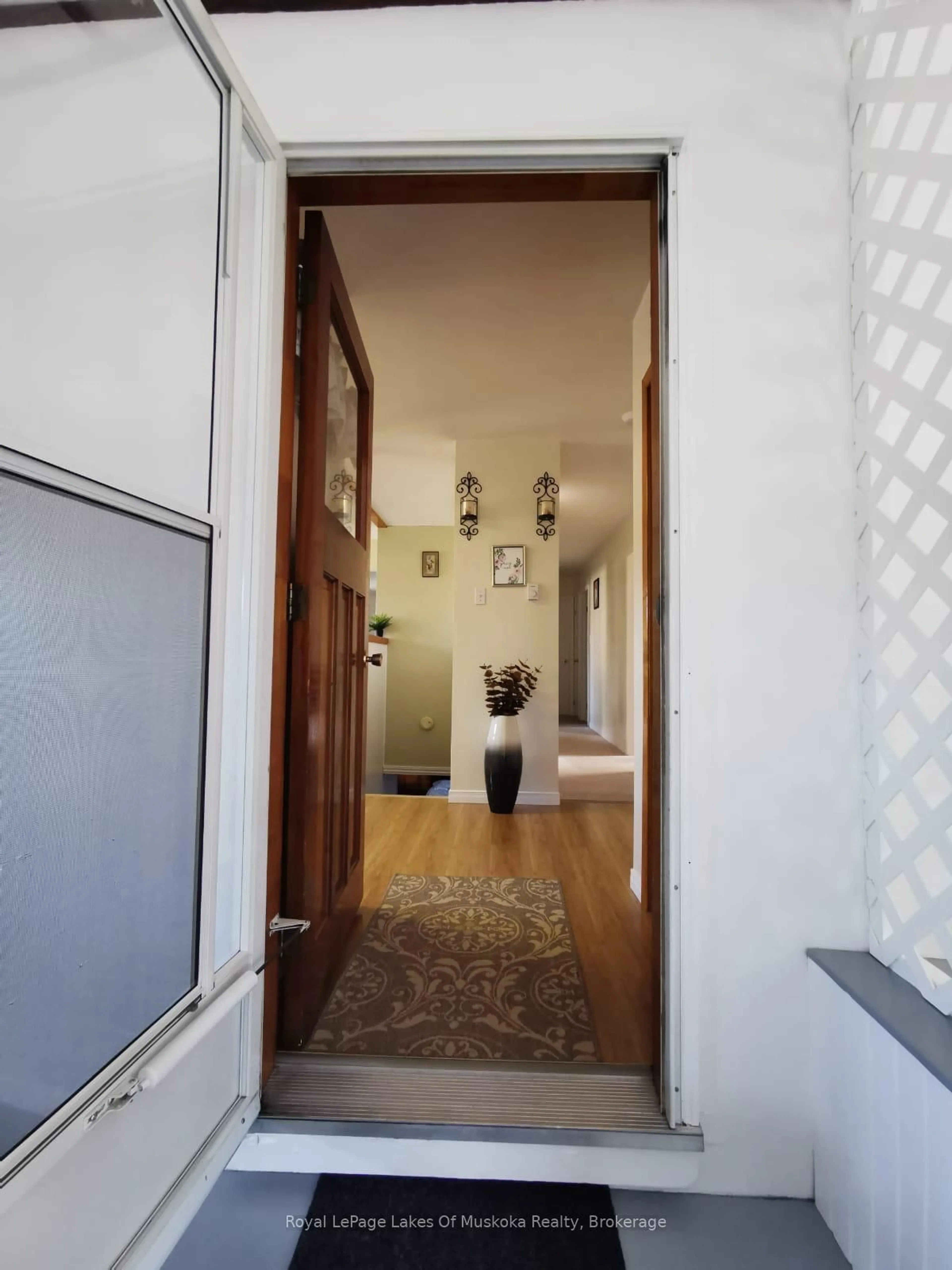 Indoor foyer for 9 Fitz Ave, South River Ontario P0A 1X0