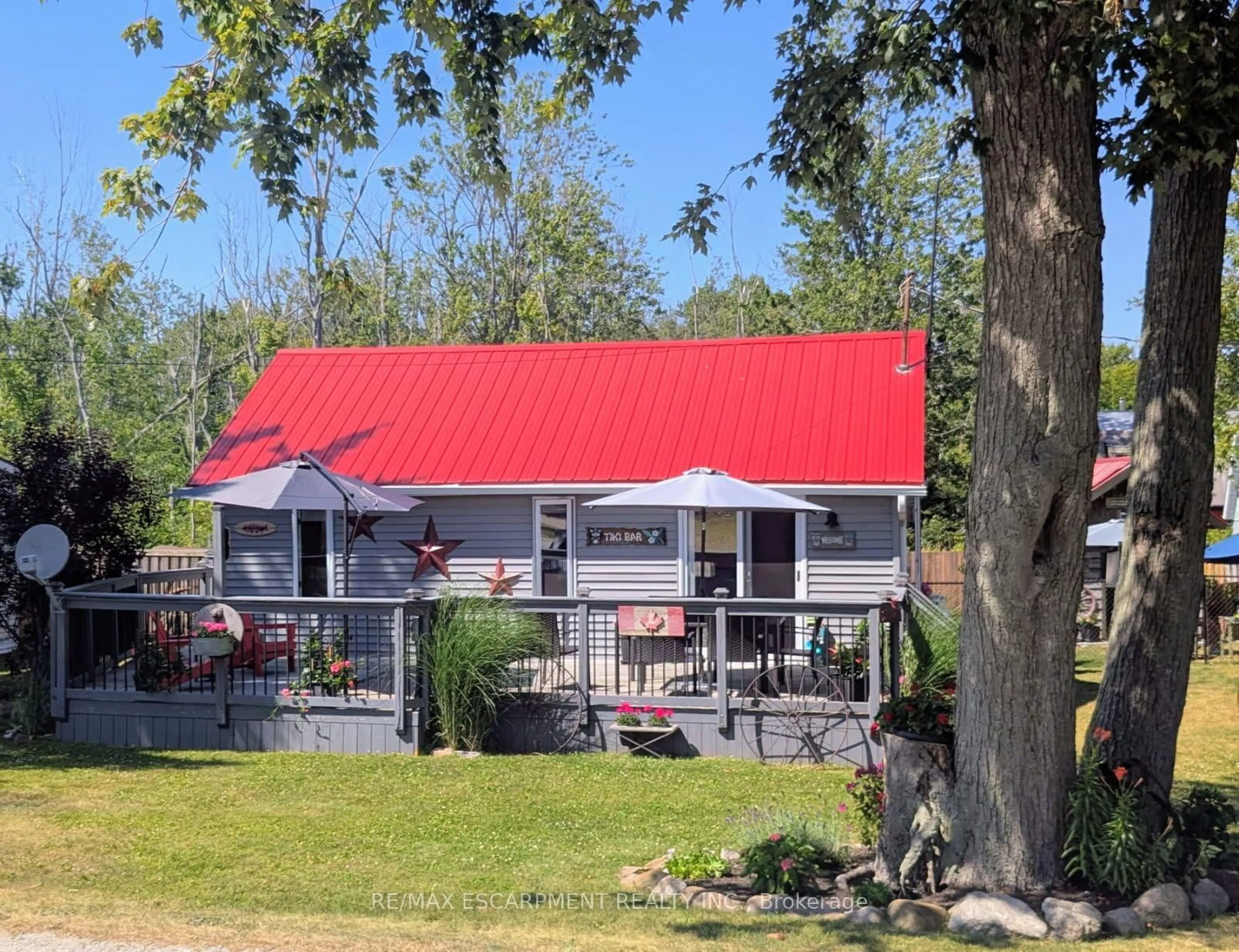 A pic from outside/outdoor area/front of a property/back of a property/a pic from drone, unknown for 282 BAYGROVE Line, Haldimand Ontario N1A 2W8