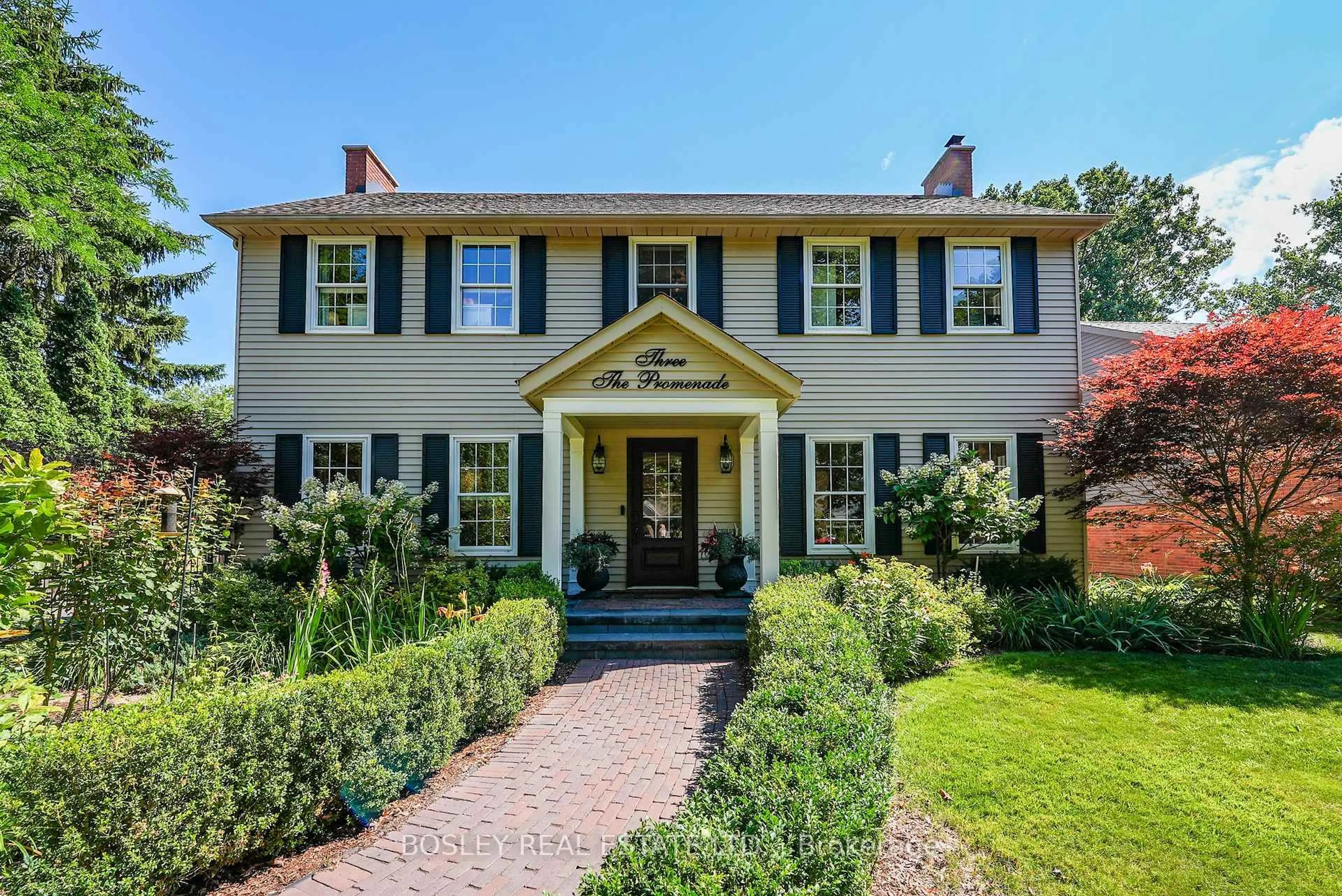 Home with brick exterior material, street for 3 The Promenade, Niagara-on-the-Lake Ontario L0S 1J0