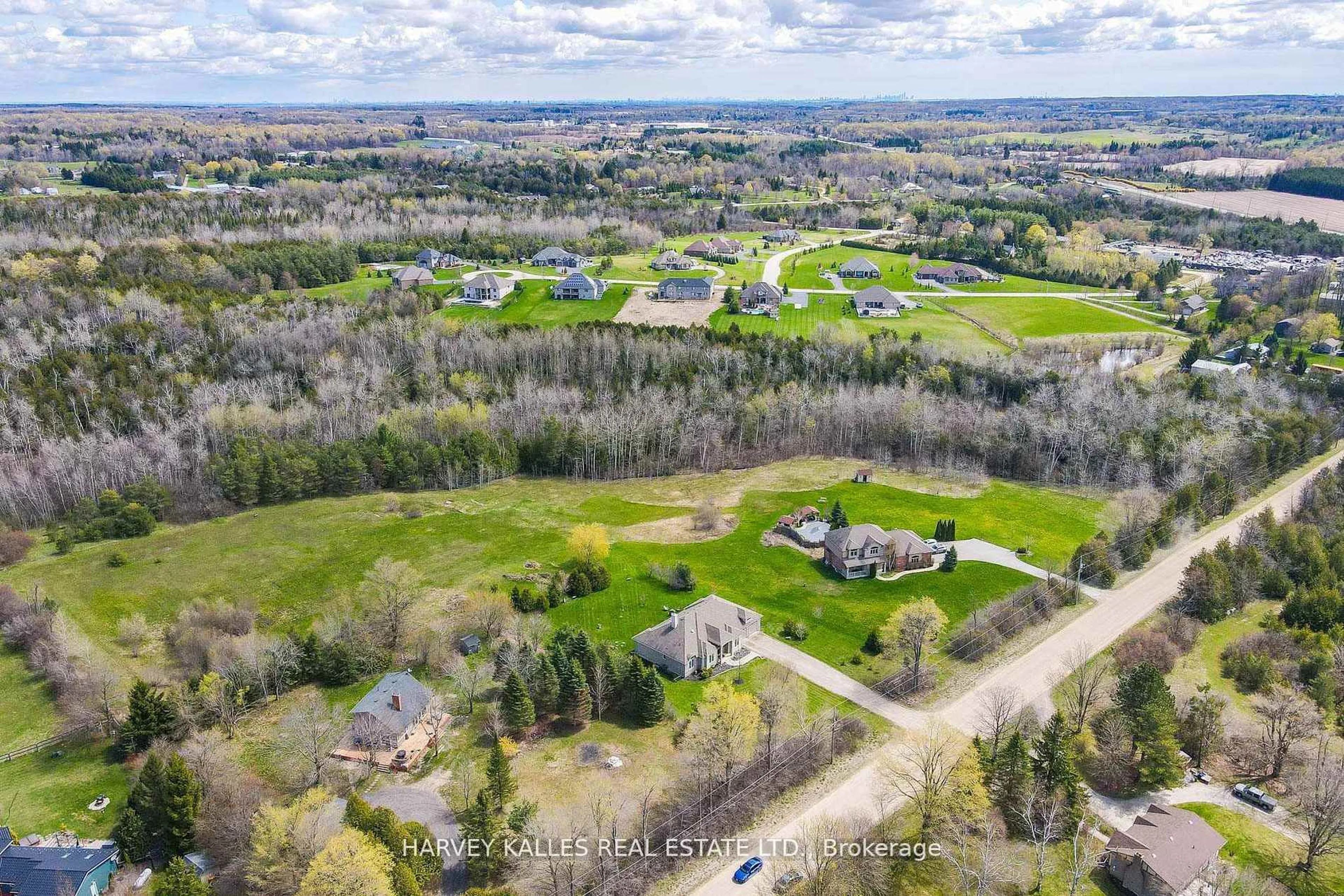 A pic from outside/outdoor area/front of a property/back of a property/a pic from drone, unknown for 4933 Eramosa Townline, Erin Ontario N0B 2K0