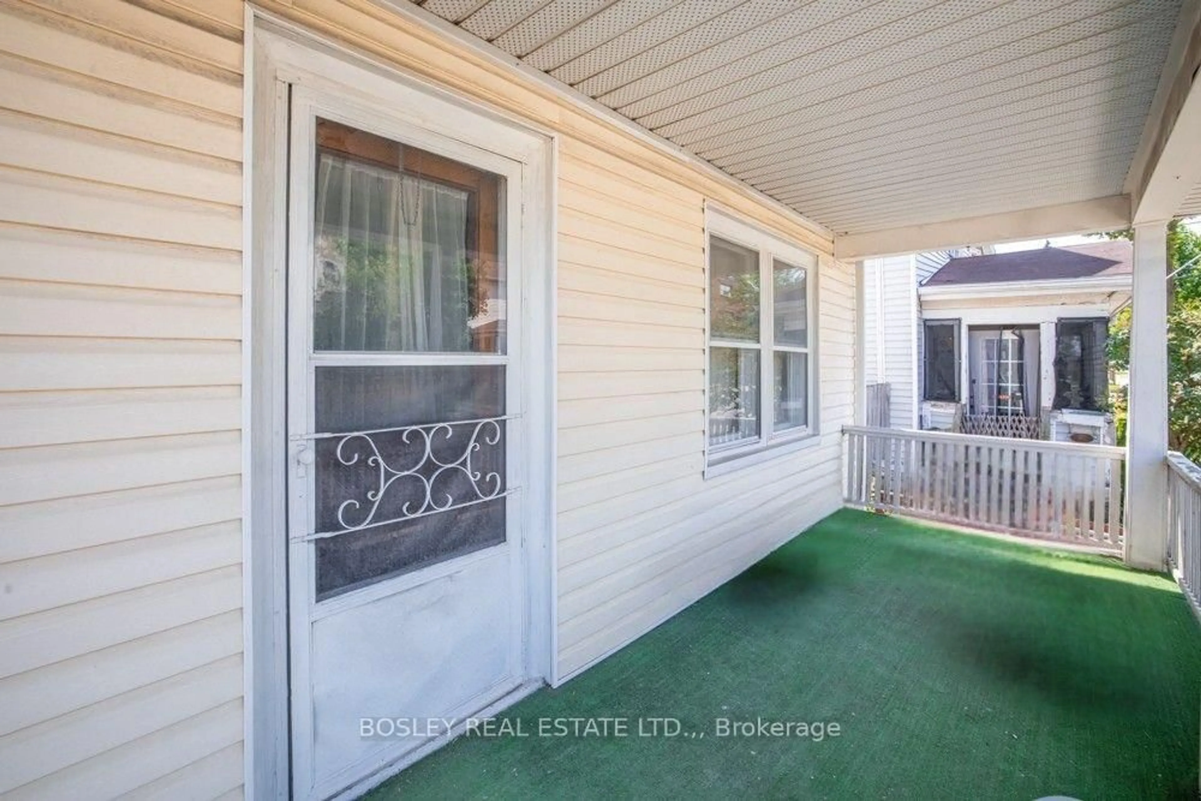 Unknown for 28 Tasker St, St. Catharines Ontario L2R 3Z8