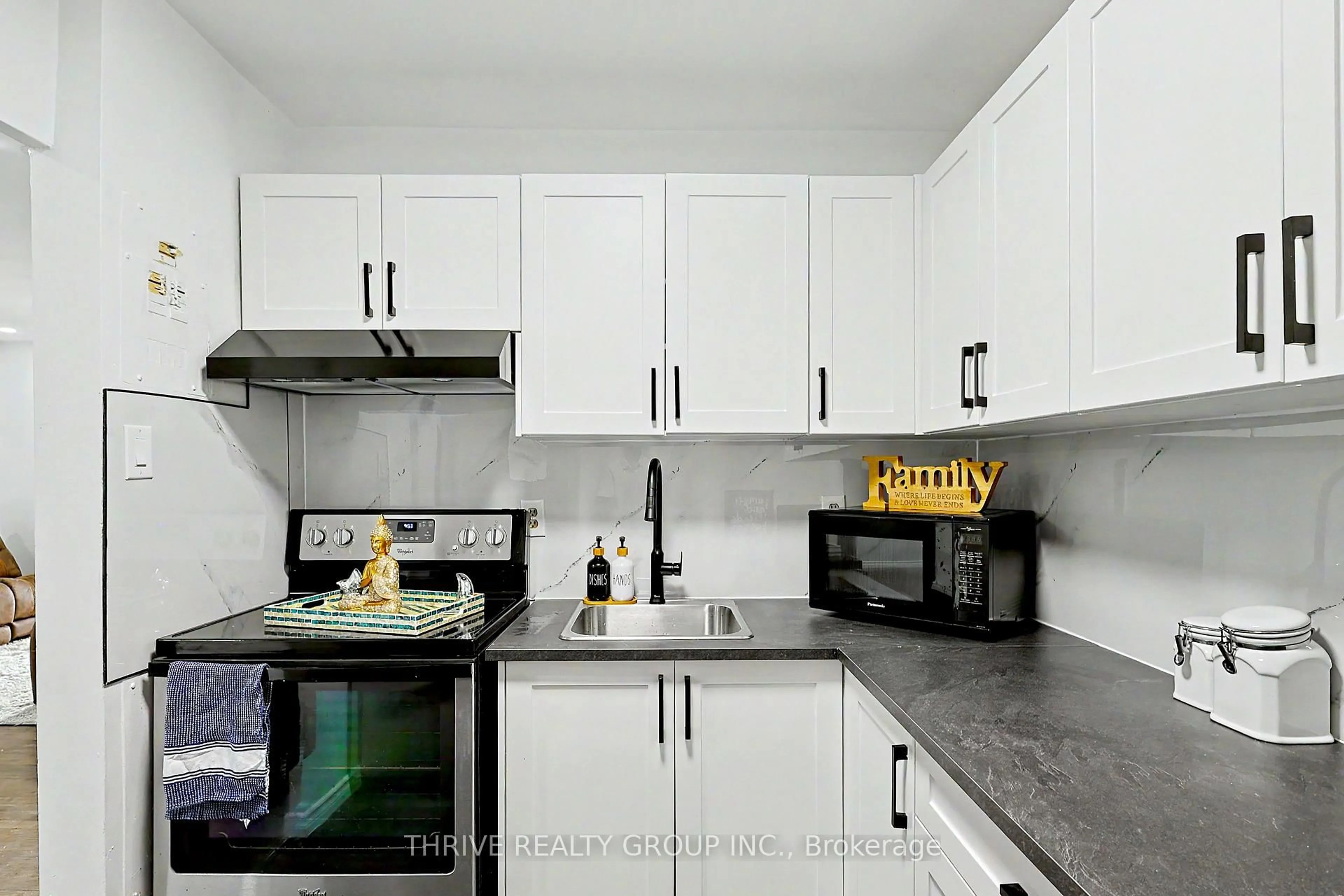 Standard kitchen, unknown for 583 Mornington Ave #605, London East Ontario N5Y 3E9