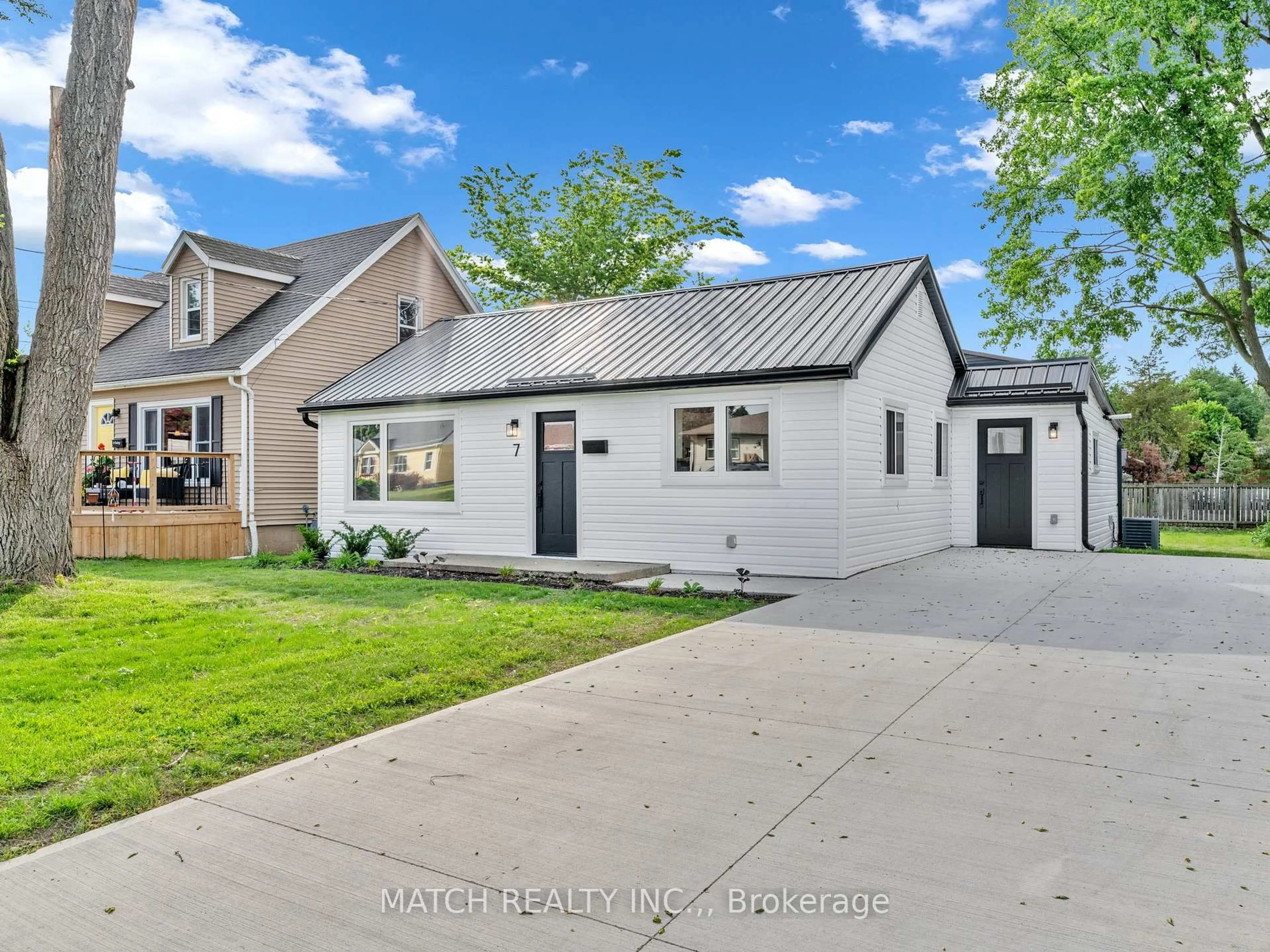 Home with brick exterior material, street for 7 Oxley Dr, Chatham-Kent Ontario N7L 2K5