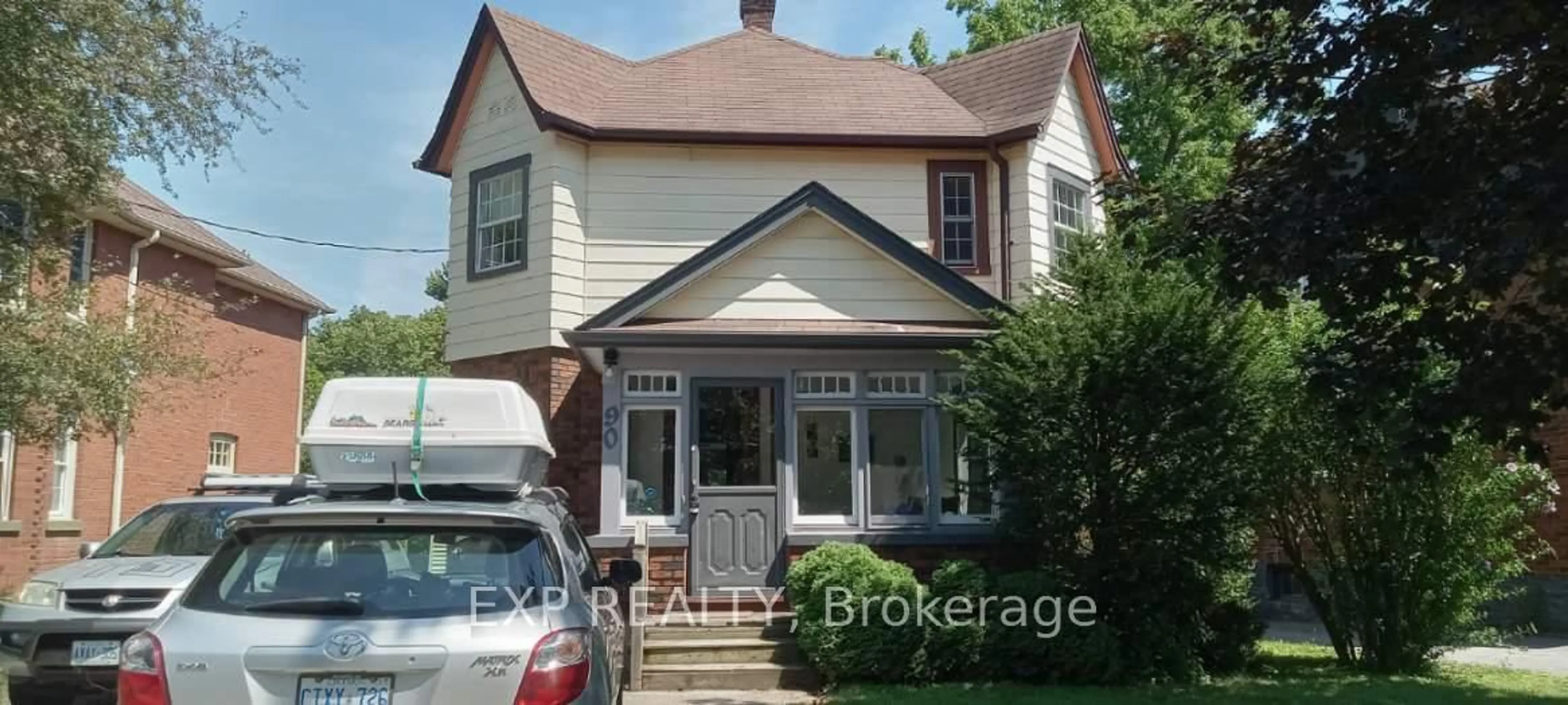 Home with brick exterior material, street for 90 River Rd, Welland Ontario L3B 2R9