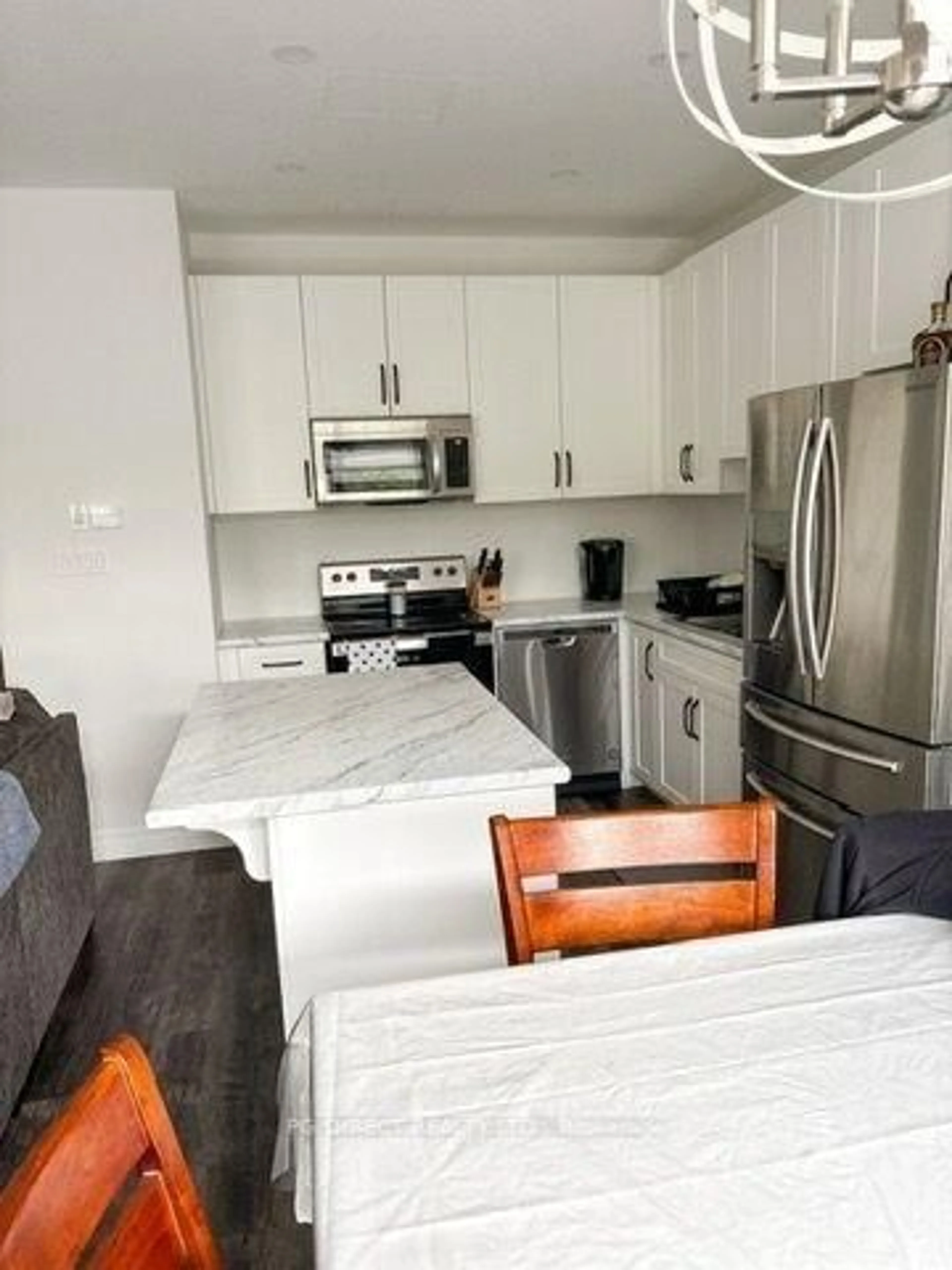Open concept kitchen, unknown for 851 Edinburgh Dr, Woodstock Ontario N4T 0N6