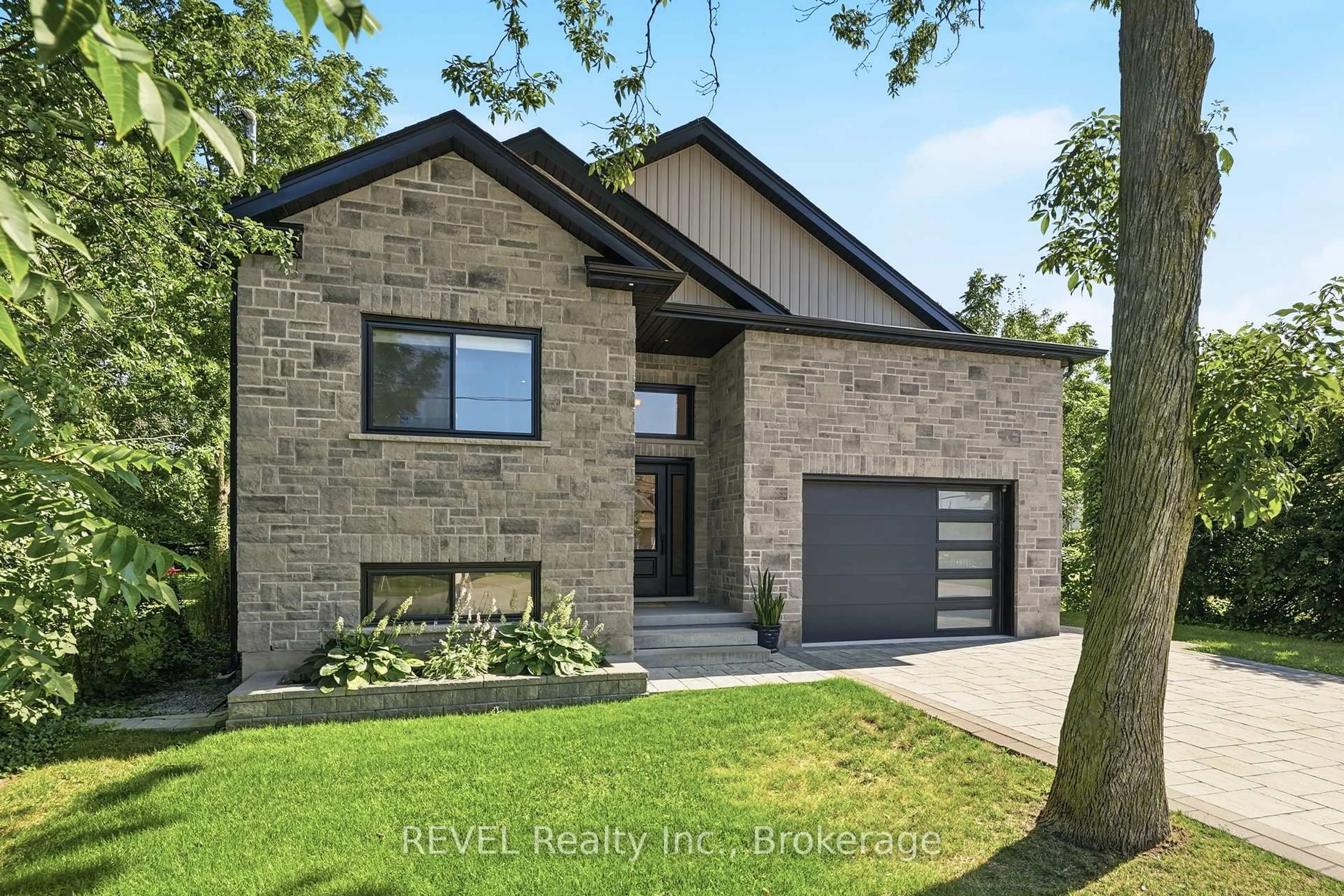 Home with brick exterior material, street for 681 Warner Rd, Niagara-on-the-Lake Ontario L0S 1J0